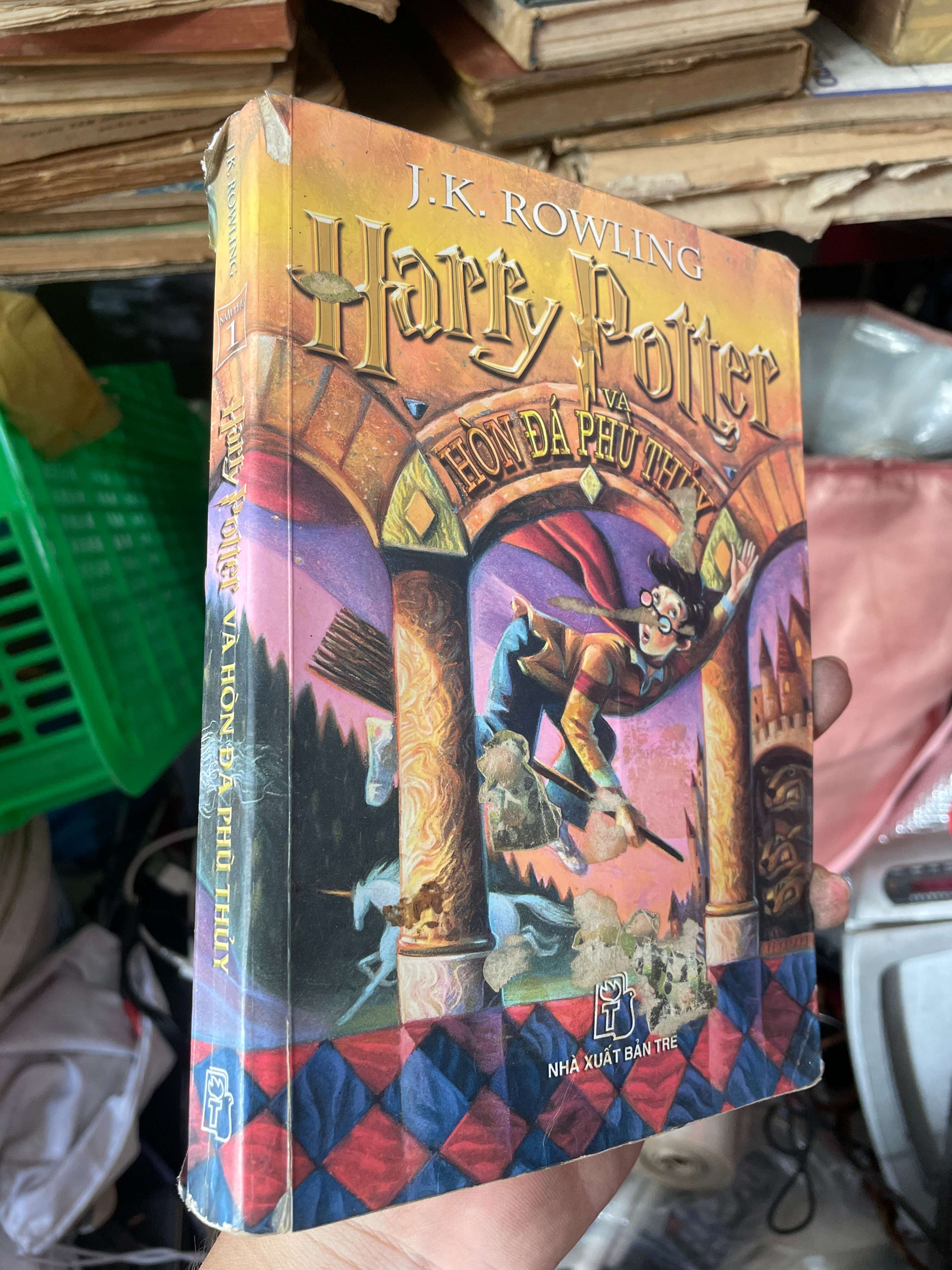Harry Potter Và Hòn Đá Phù Thủy - J.K. Rowling (Văn học nước ngoài) KSX