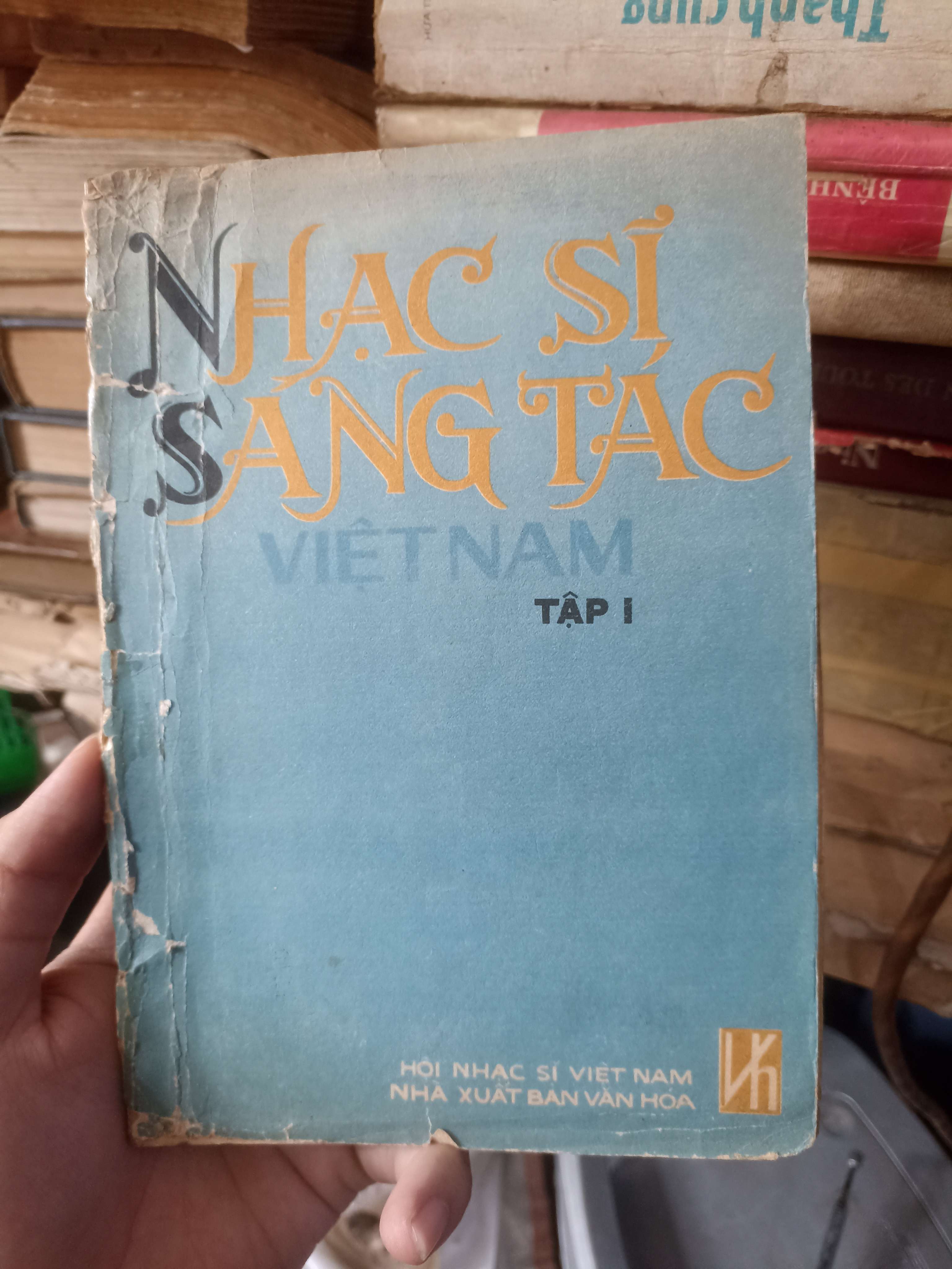 Nhạc Sĩ Sáng Tác Việt Nam (Tập 1) (Sách kiến thức tổng hợp) KSX