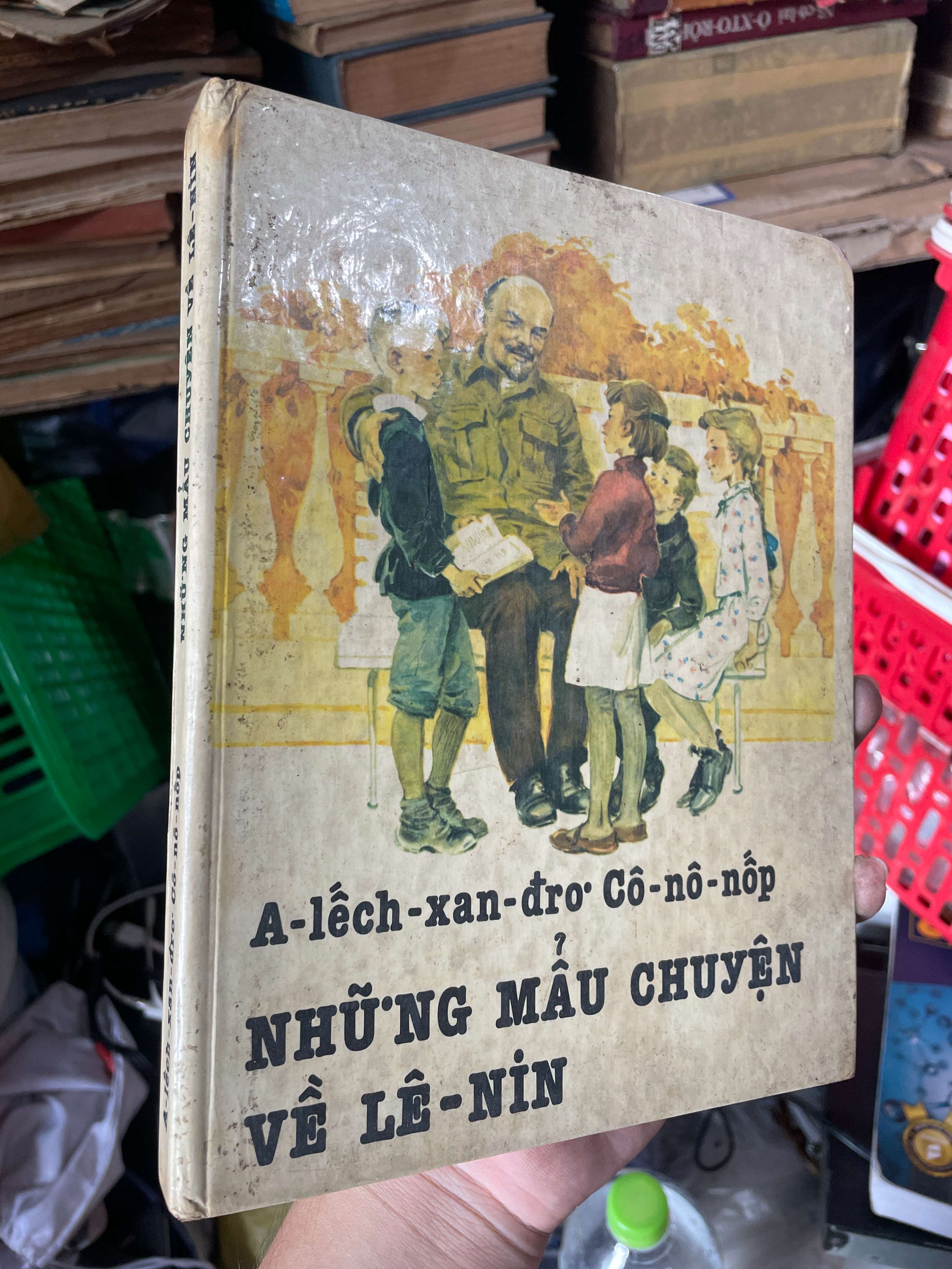 Những mẫu chuyện về Lê-nin - A-lếch-xan-đrơ Cô-nô-xốp (Sách văn học) KSX