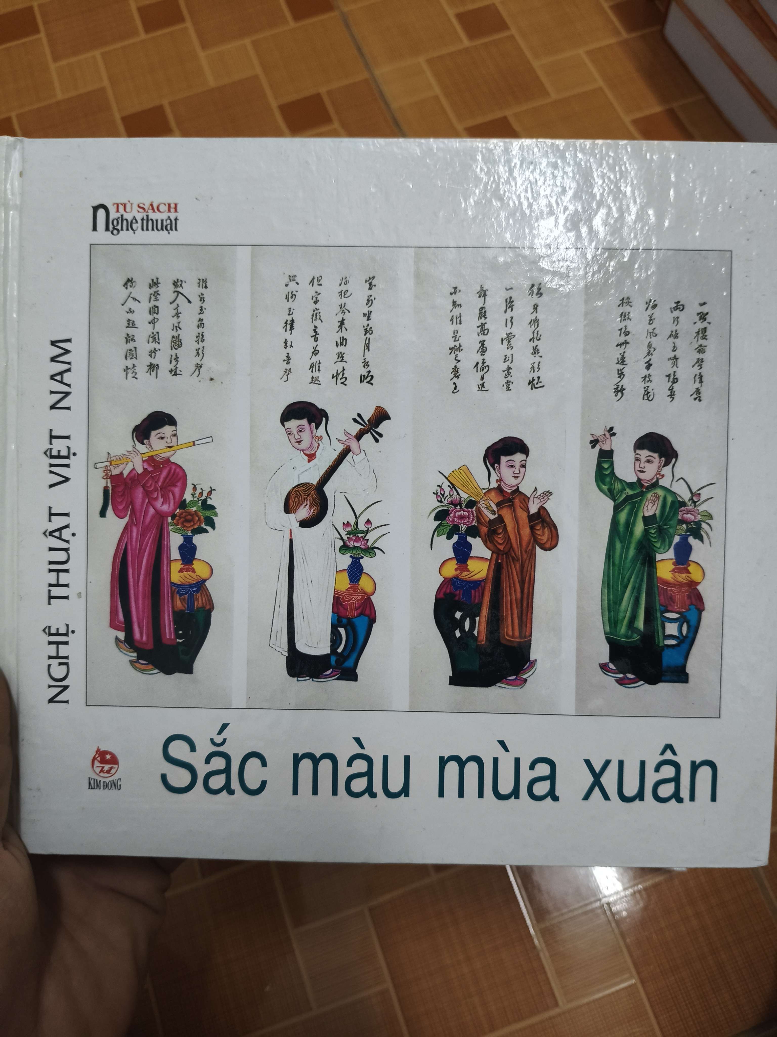 Sắc màu mùa xuân - 2002 - 25 trang - in màu - Bìa cứng (Lịch sử Việt Nam) ANTQ
