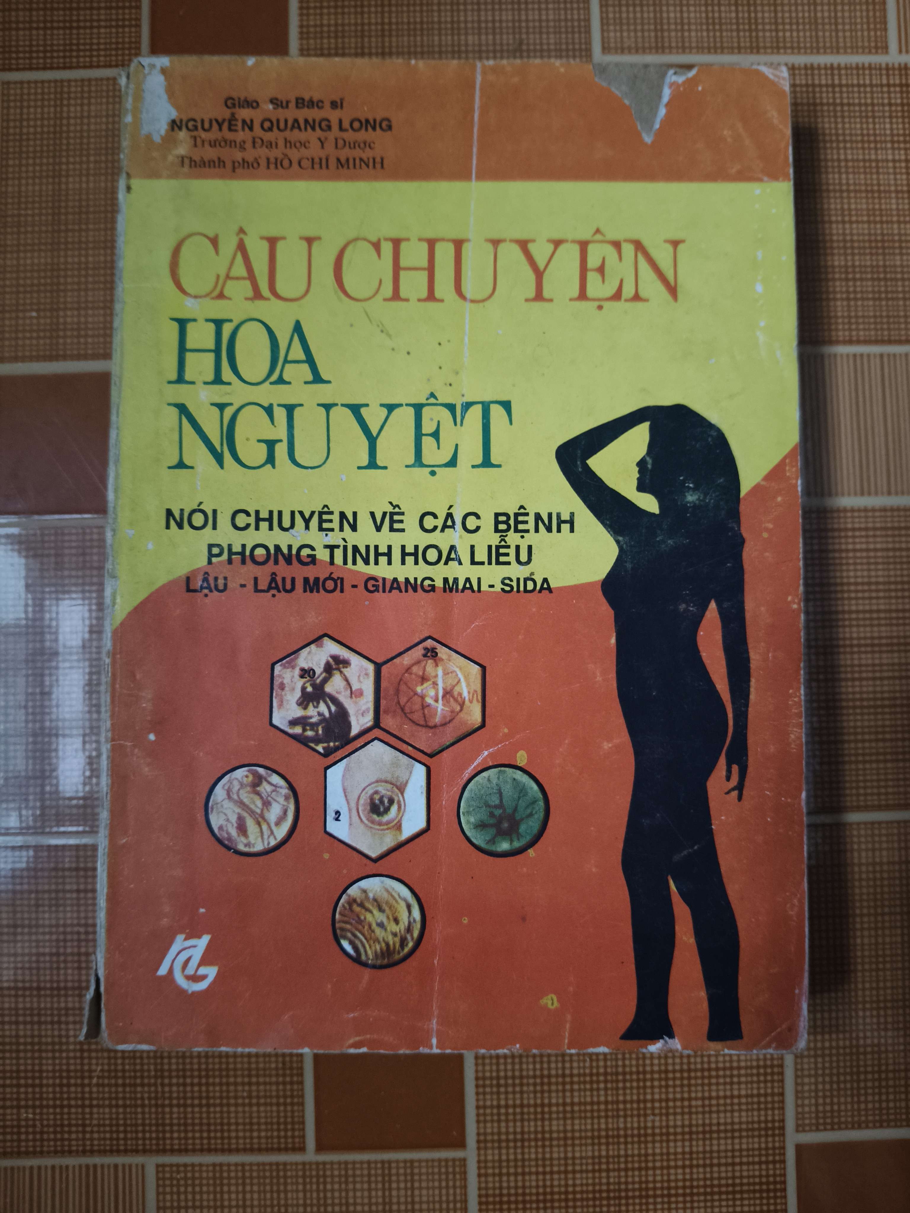 Câu chuyện hoa nguyệt - 1990 - 83 trangDi tích lịch sử văn hóa TPHCM - 1998 - 350 trang (Sách Y học - Sức khỏe - Thể thao) ANTQ