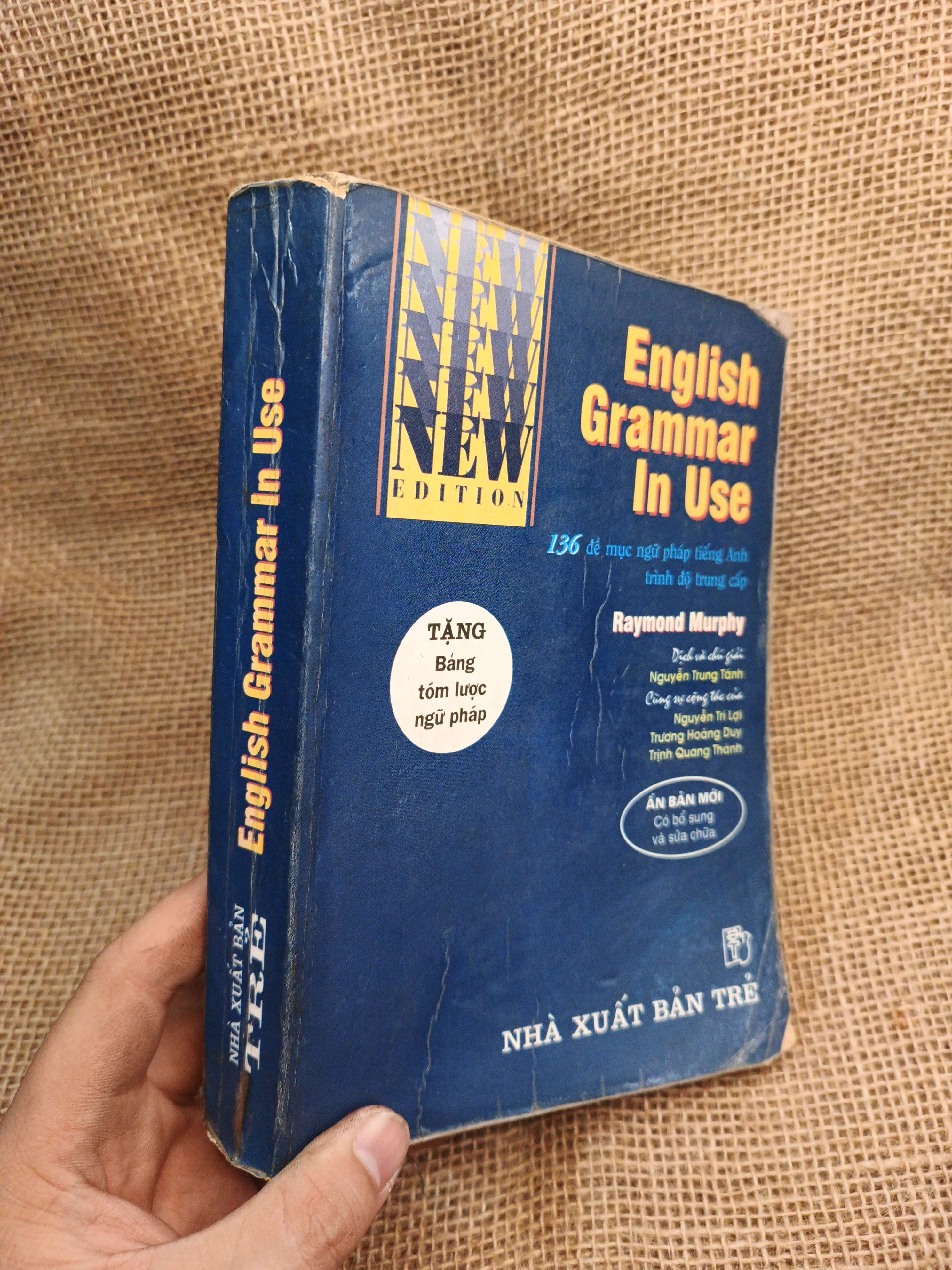 English Grammar In Use - Raymond Murphy 2004 mới 80% ố (Sách tự học tiếng Anh) HLSC