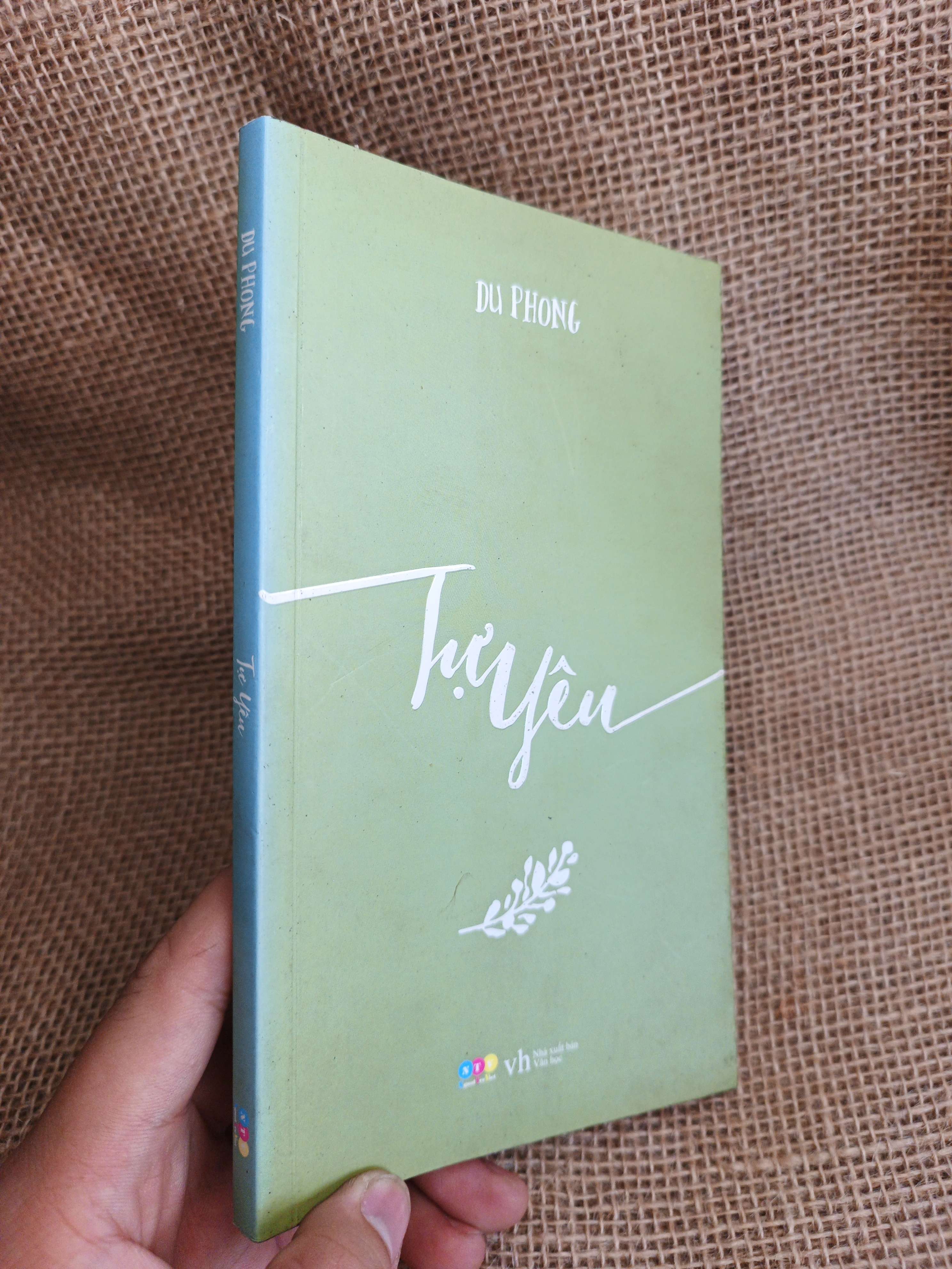 Tự Yêu - Du Phong 2015 mới 80% ố nhẹ (Sách văn học) HLSC