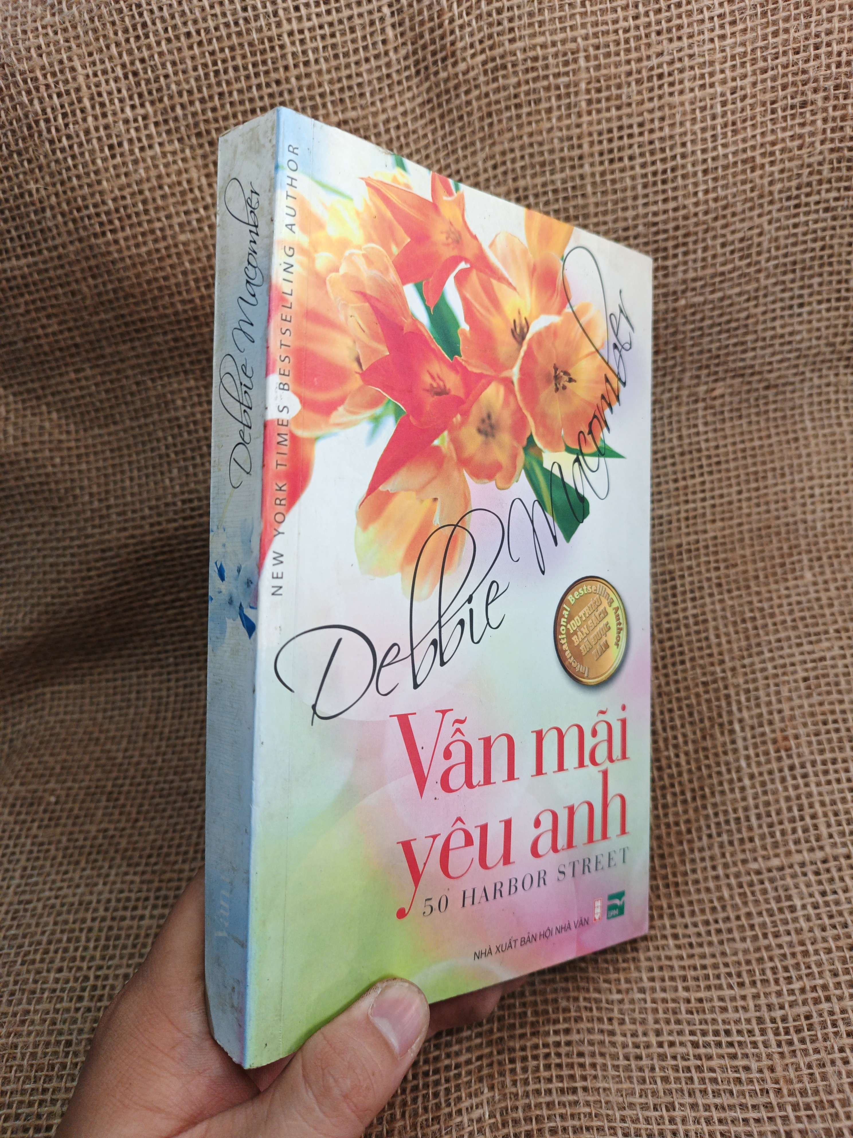 Vẫn Mãi Yêu Anh: 50 Harbor Street - Debbie Macomber 2009 mới 80% ố bẩn nhẹ (Sách văn học) HLSC