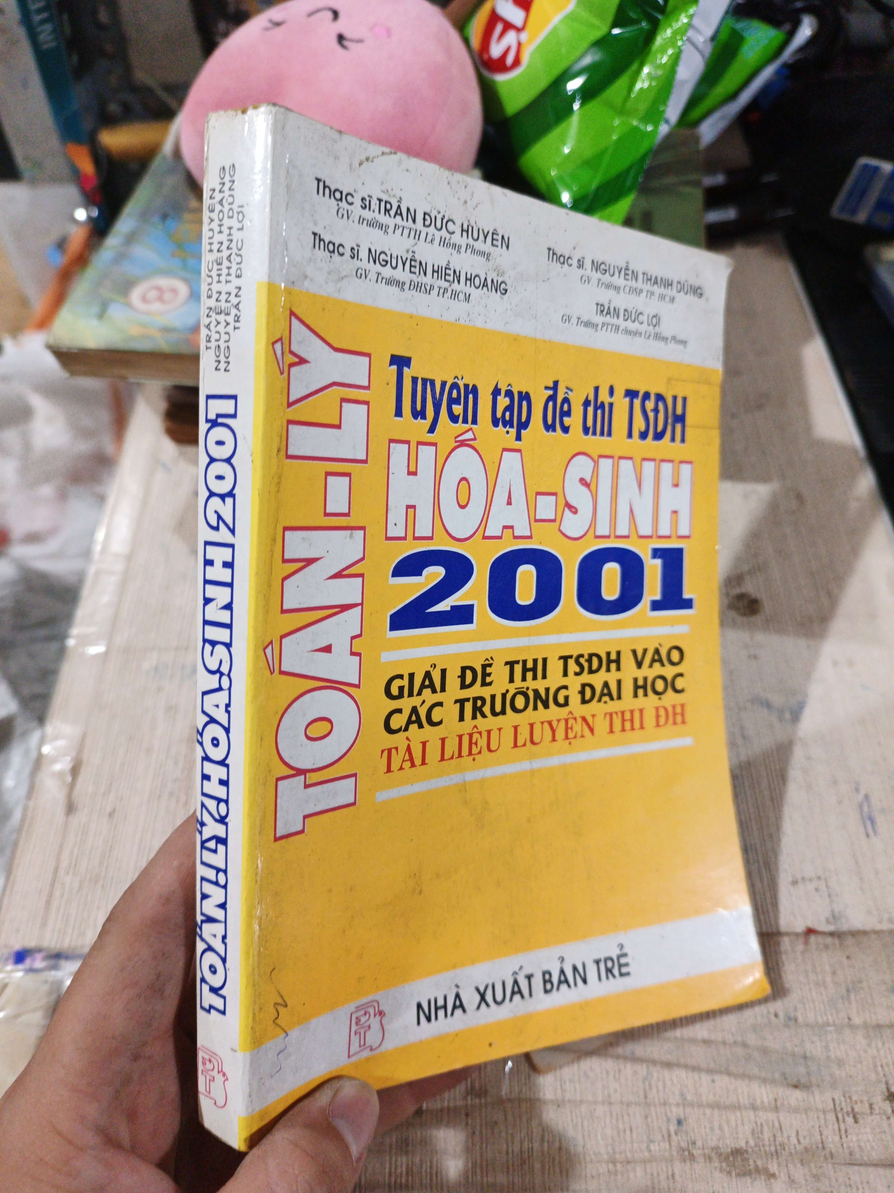 Tuyển Tập Đề Thi Tsdh Hóa Sinh 2001 Tài Liệu Luyện Thi Đh - Trần Đức Huyên, Nguyễn Hiền Hoàng, Nguyễn Thanh Dũng, Trần Đức Lợi 2001 mới 80% ố (Tham khảo - luyện thi) HLSC