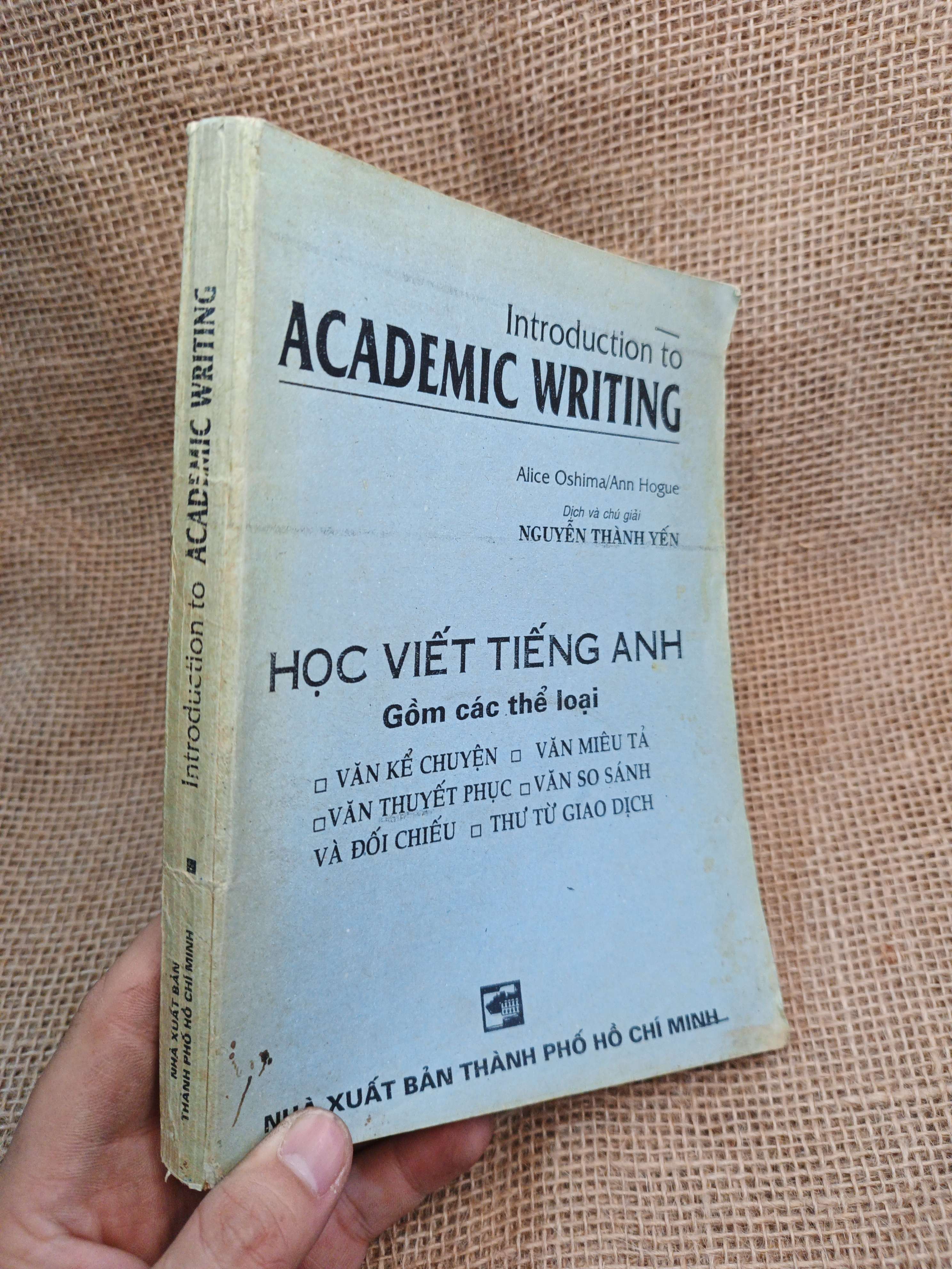 Introduction To Academic Writing - Học Viết Tiếng Anh - Alice Oshima, Ann Hogue photo (Sách tự học tiếng Anh) HLSC