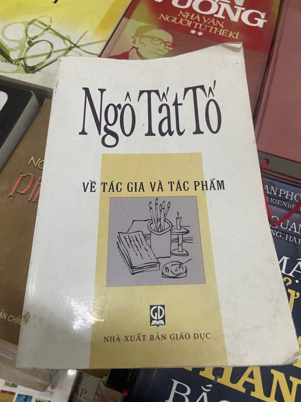 Ngô Tất Tố về tác giả và tác phẩm (Sách văn học) VAVO