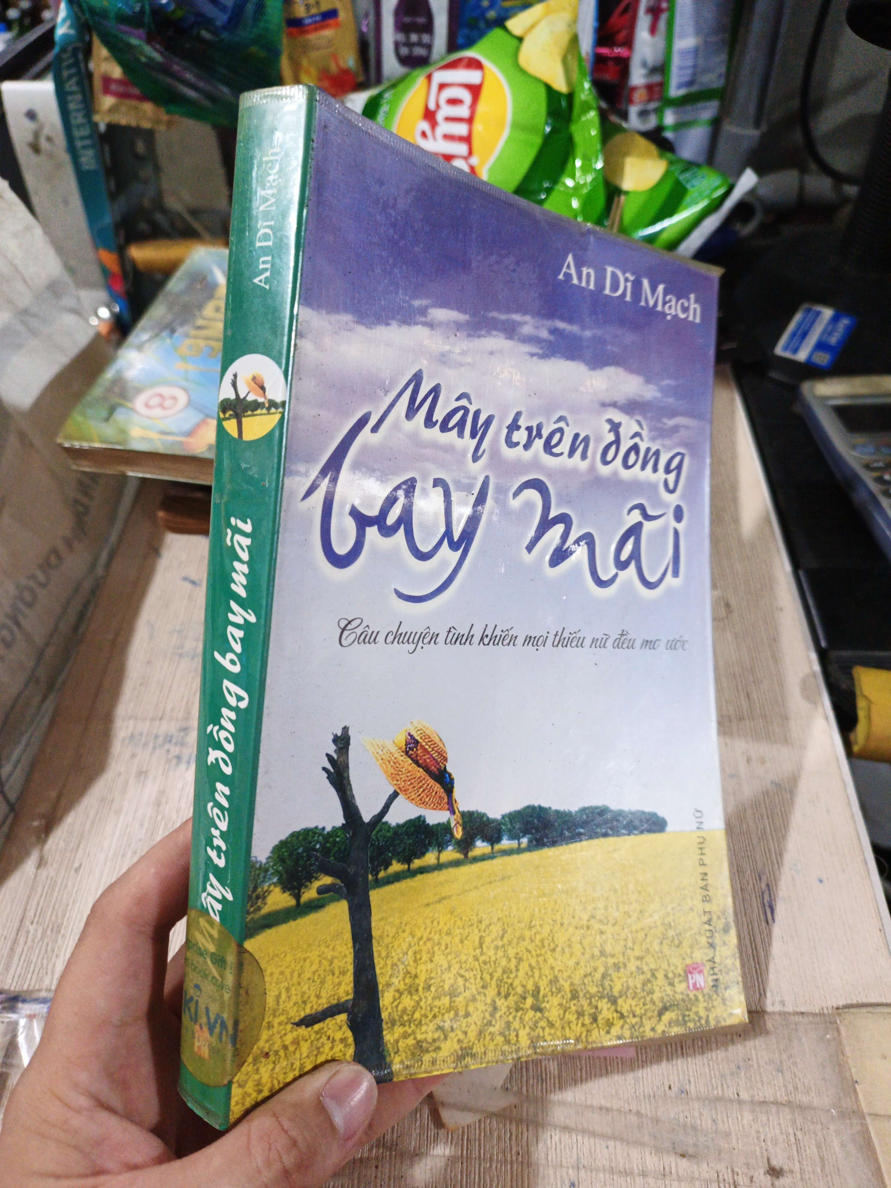 Mây Trên Đồng Bay Mãi - An Dĩ Mạch 2012 mới 80% ố (Sách văn học) HLSC