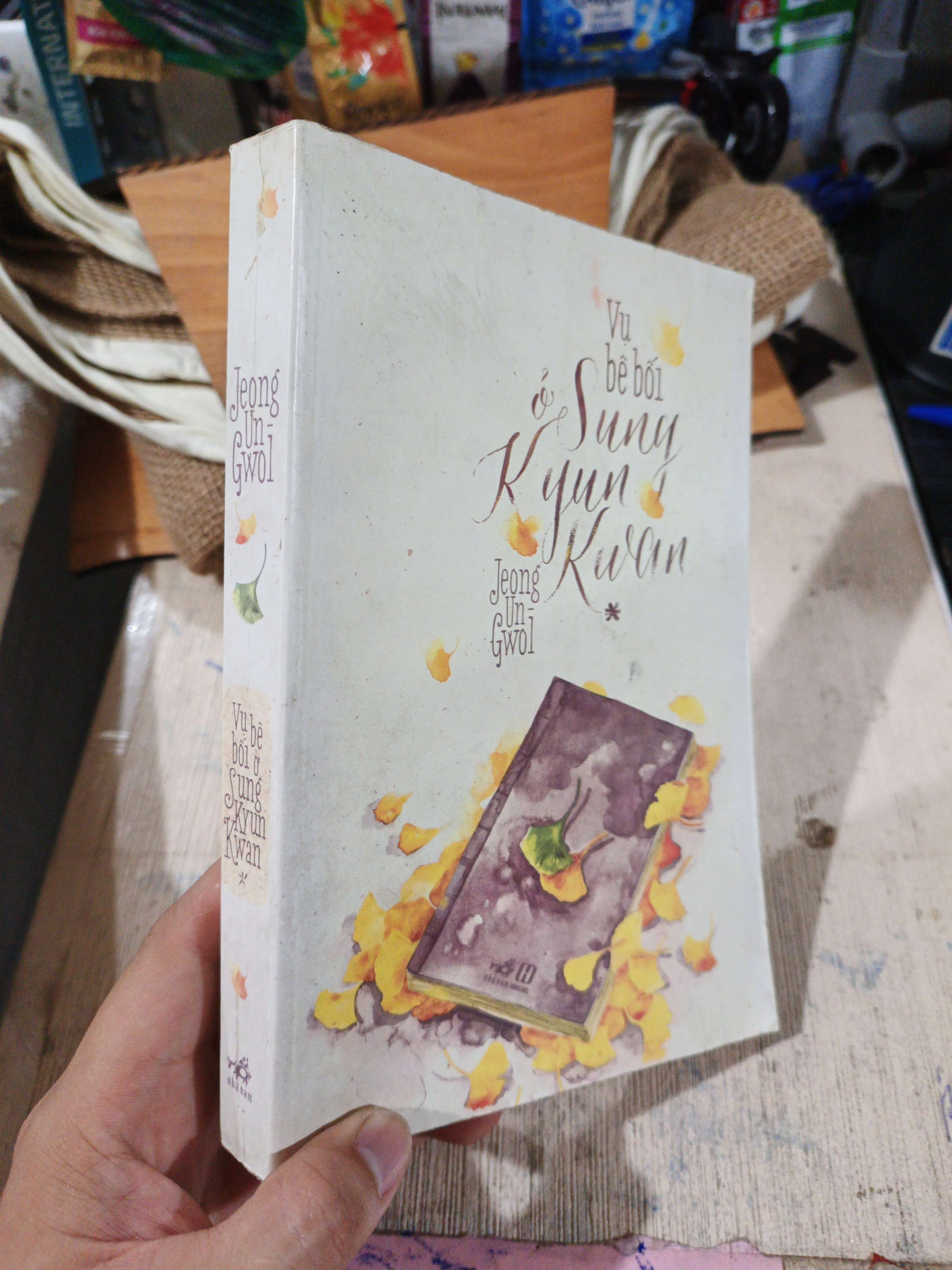 Vụ Bê Bối Ở Sung Kyun Kwan - Jeong Un Gwol 2013 mới 80% ố nhẹ (Sách văn học) HLSC
