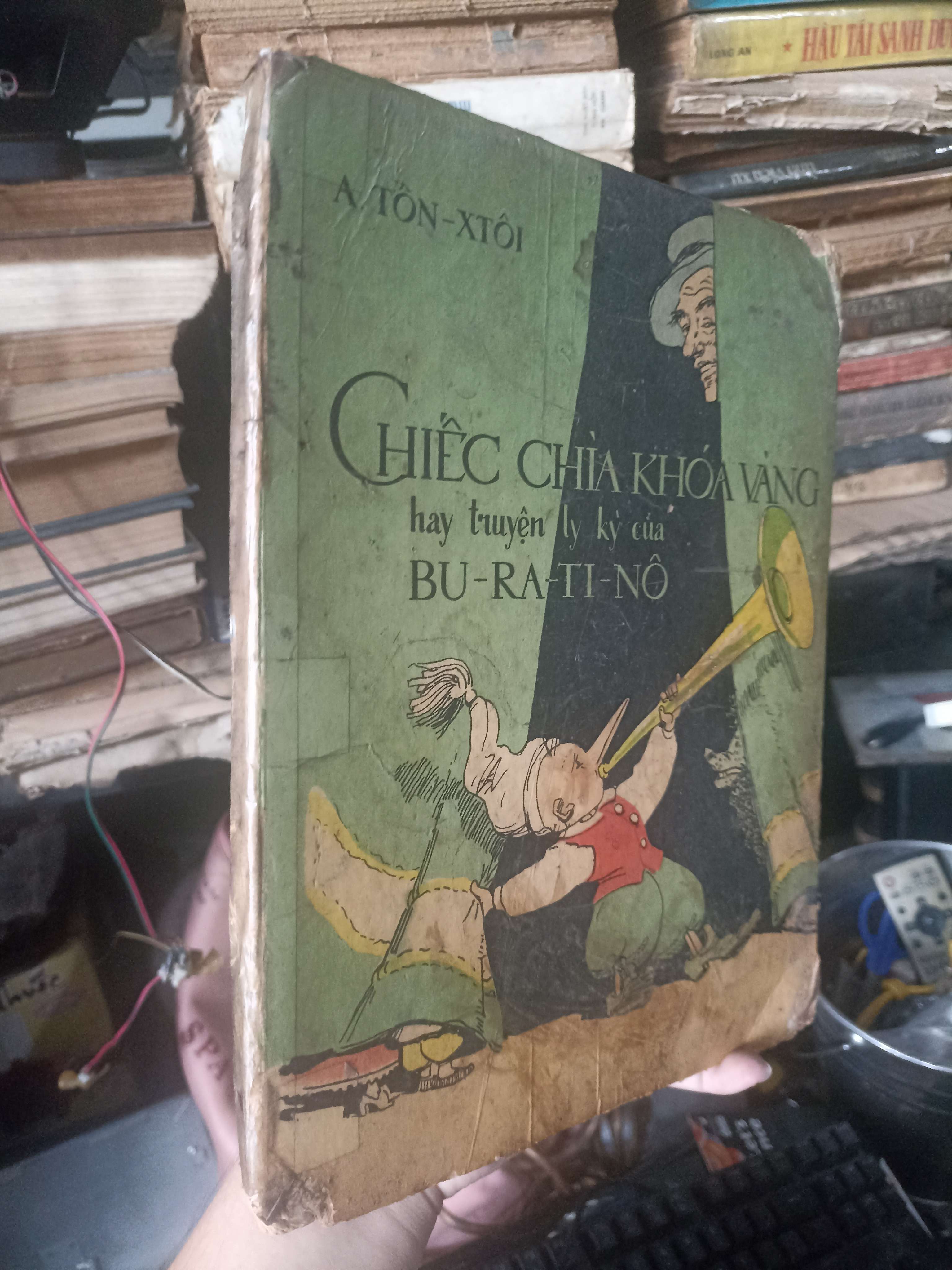 Chiếc chìa khóa vàng hay chuyện ly kỳ của Bu-ra-ti-nô - A. Tôn-xtôi (Văn học nước ngoài) KSX