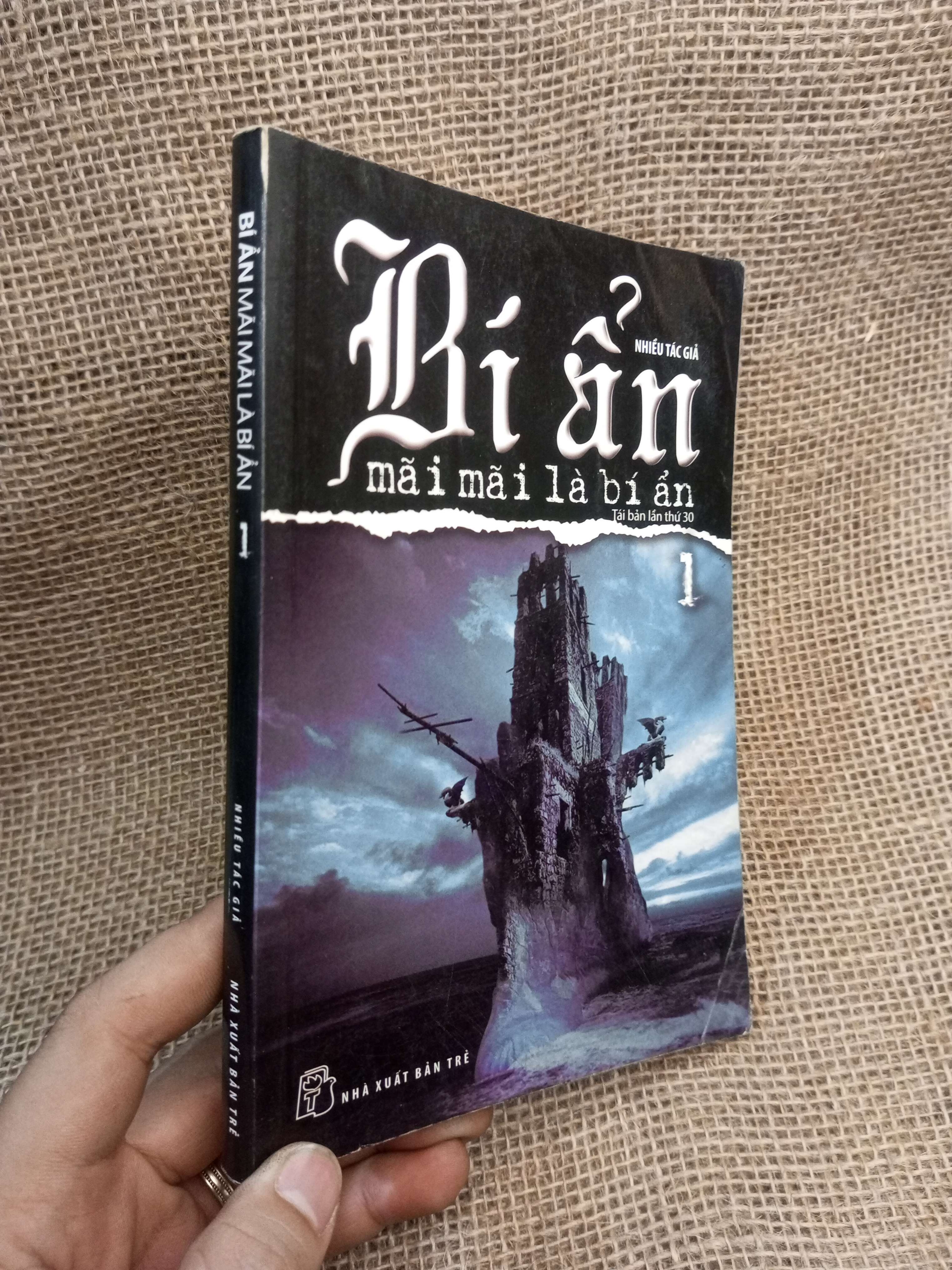 Bí Ẩn Mãi Mãi Là Bí Ẩn - Tập 1 2016 mới 80% ố (Sách văn học) HLSC