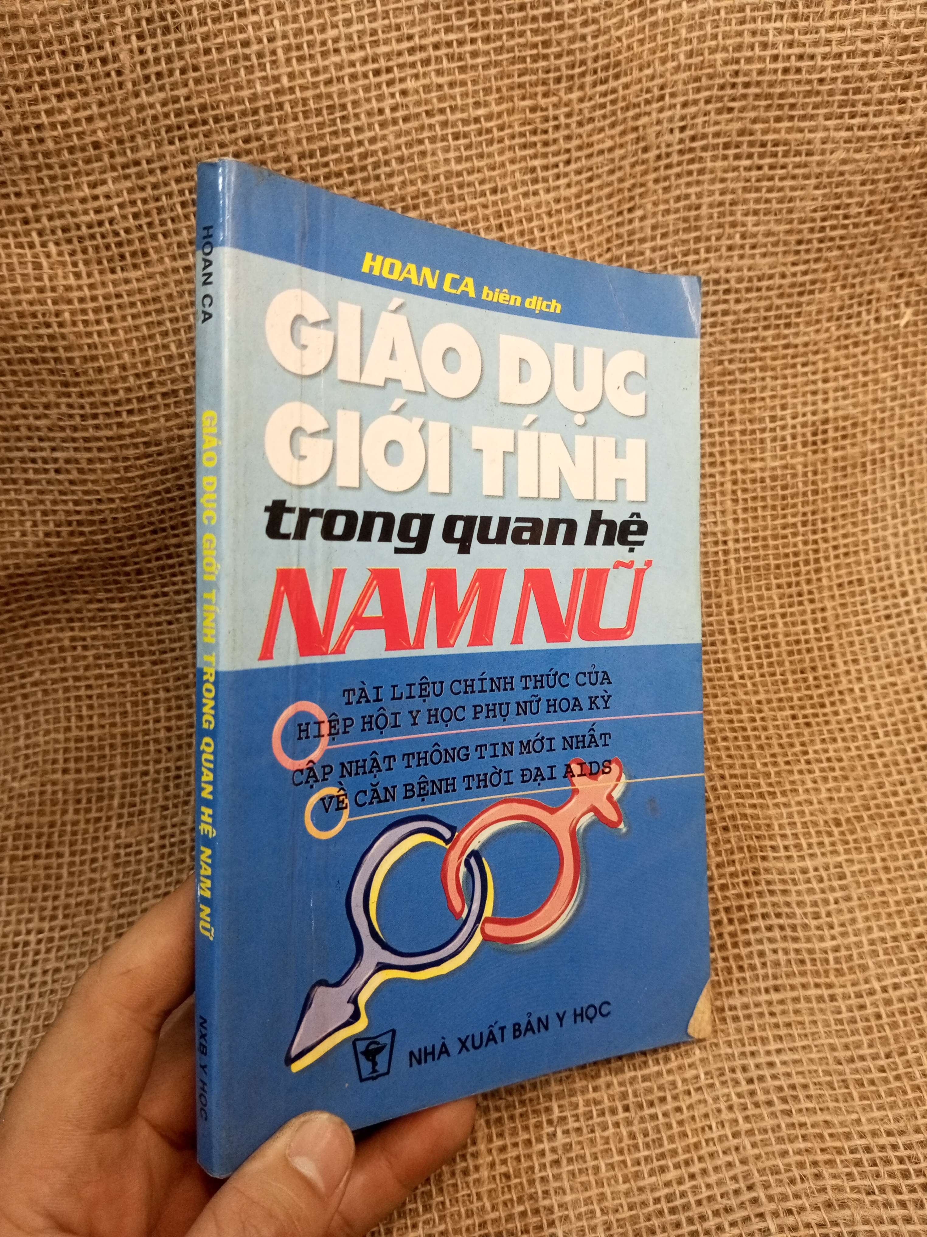 Giáo Dục Giới Tính Trong Quan Hệ Nam Nữ - Hoan Ca 2003 mới 80% ố (Kỹ năng sống) HLSC