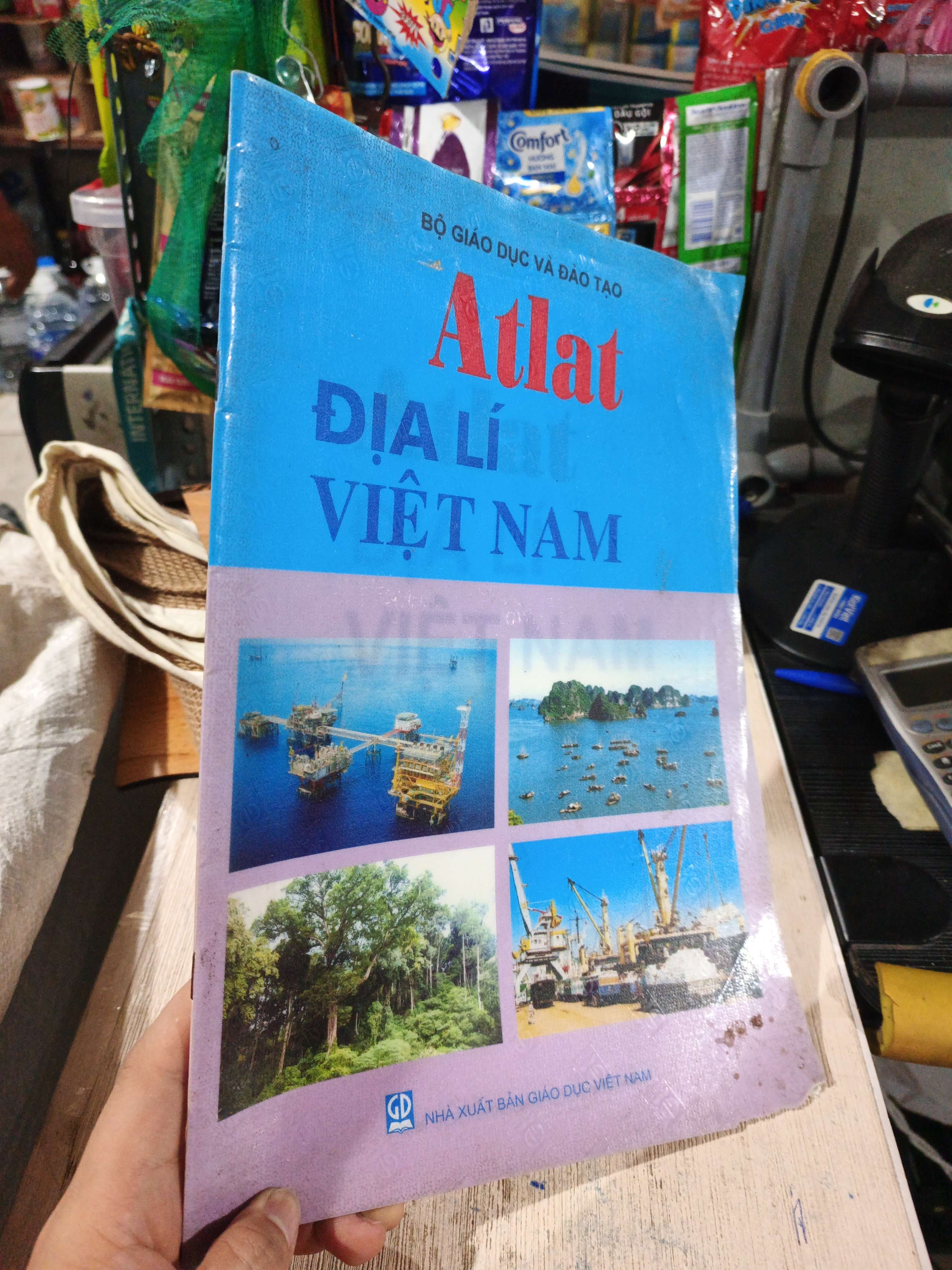 Atlat Địa Lí Việt Nam mới 80% rách bìa, bẩn (Lịch Sử - Địa Lý) HLSC