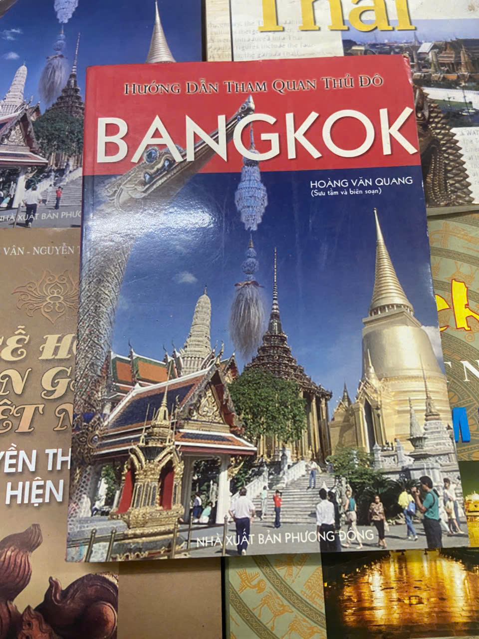 Hướng dẫn tham quan thủ đô Bangkok (Sách kiến thức tổng hợp) VAVO