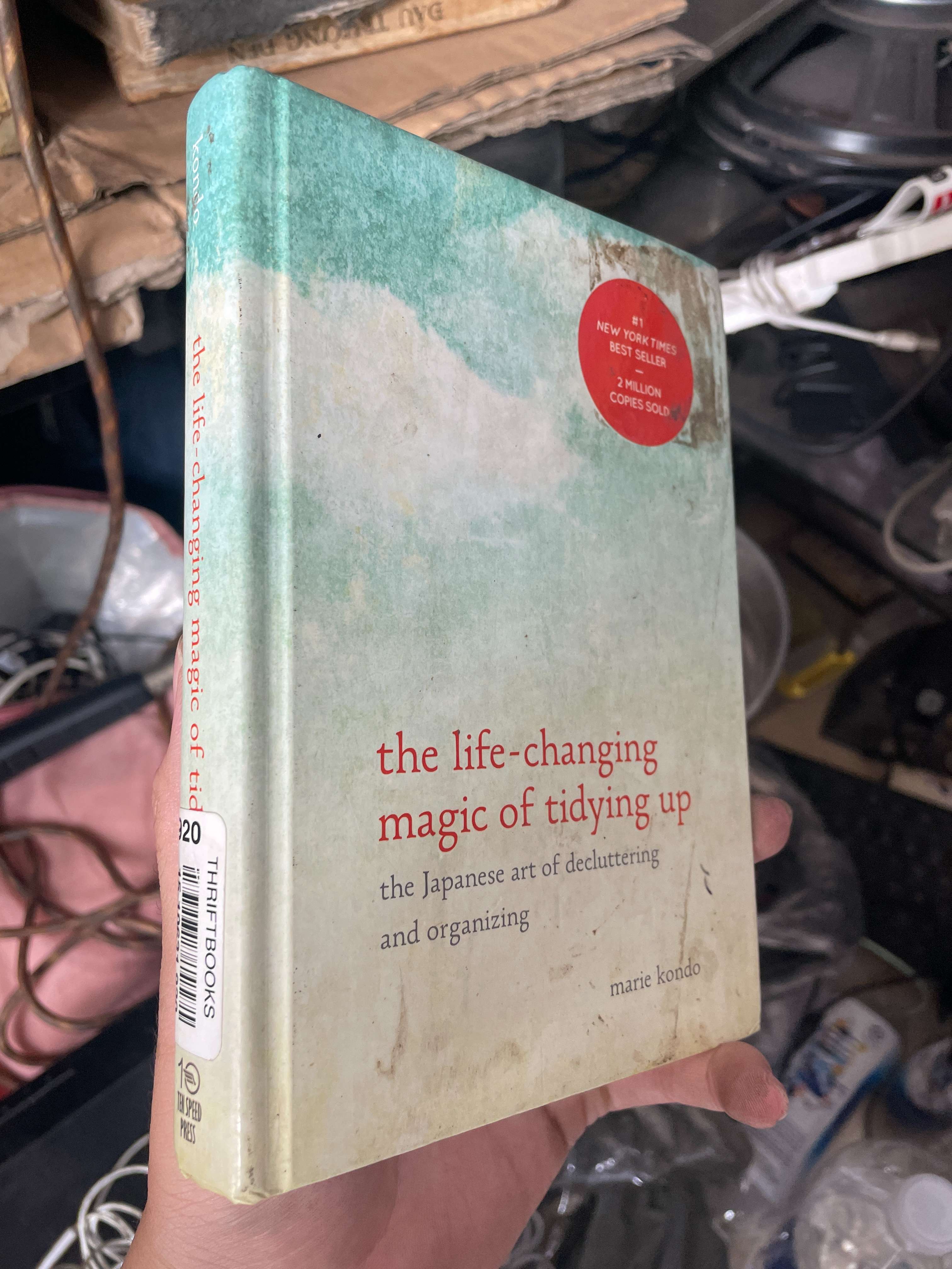 The Life Changing Magic Of Tidying Up - Marie Kondo 2014 (Kỹ năng sống) KSX
