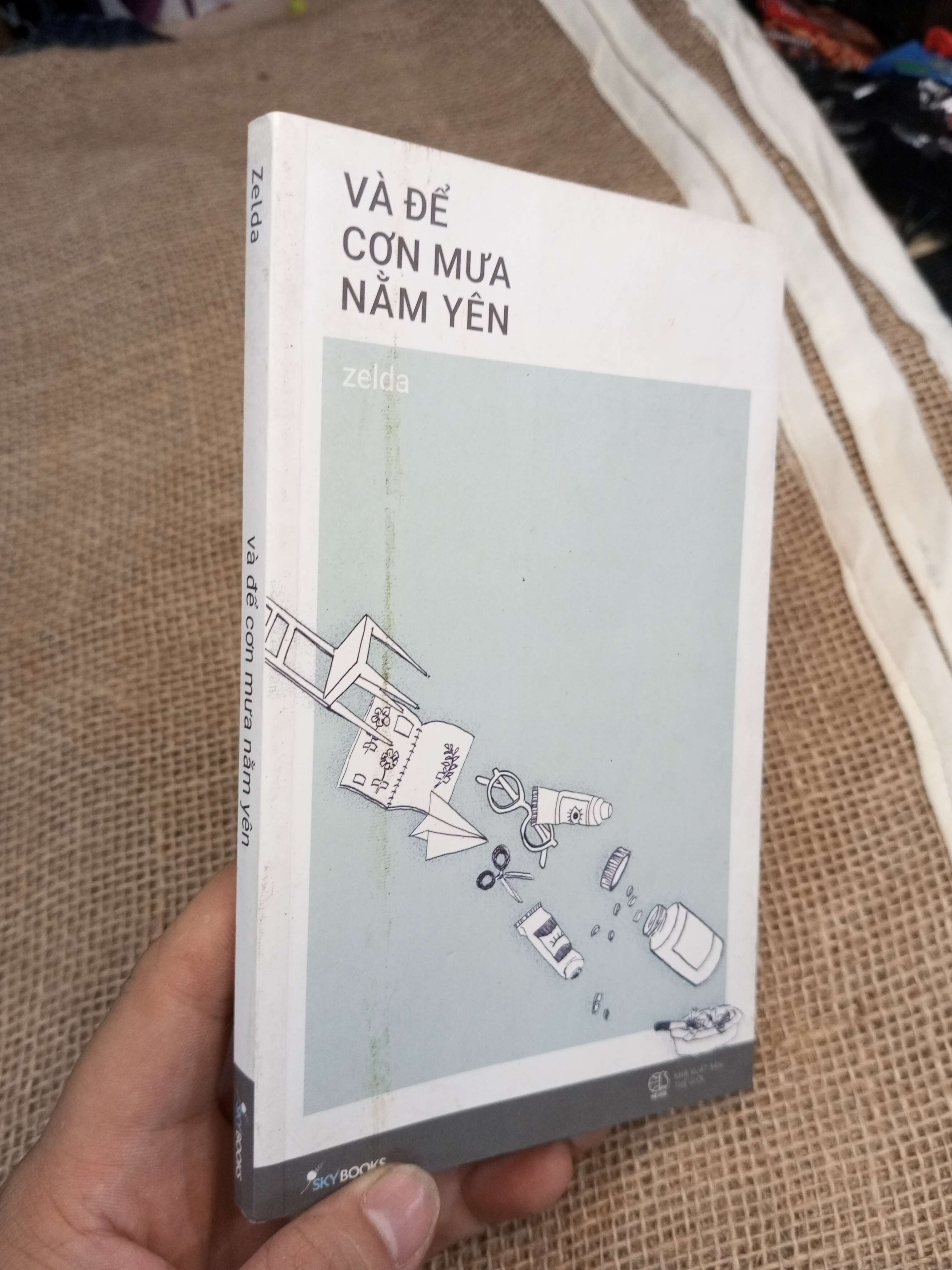 Và Để Cơn Mưa Nằm Yên - Zelda 2015 mới 80% ố nhẹ (Sách văn học) HMT