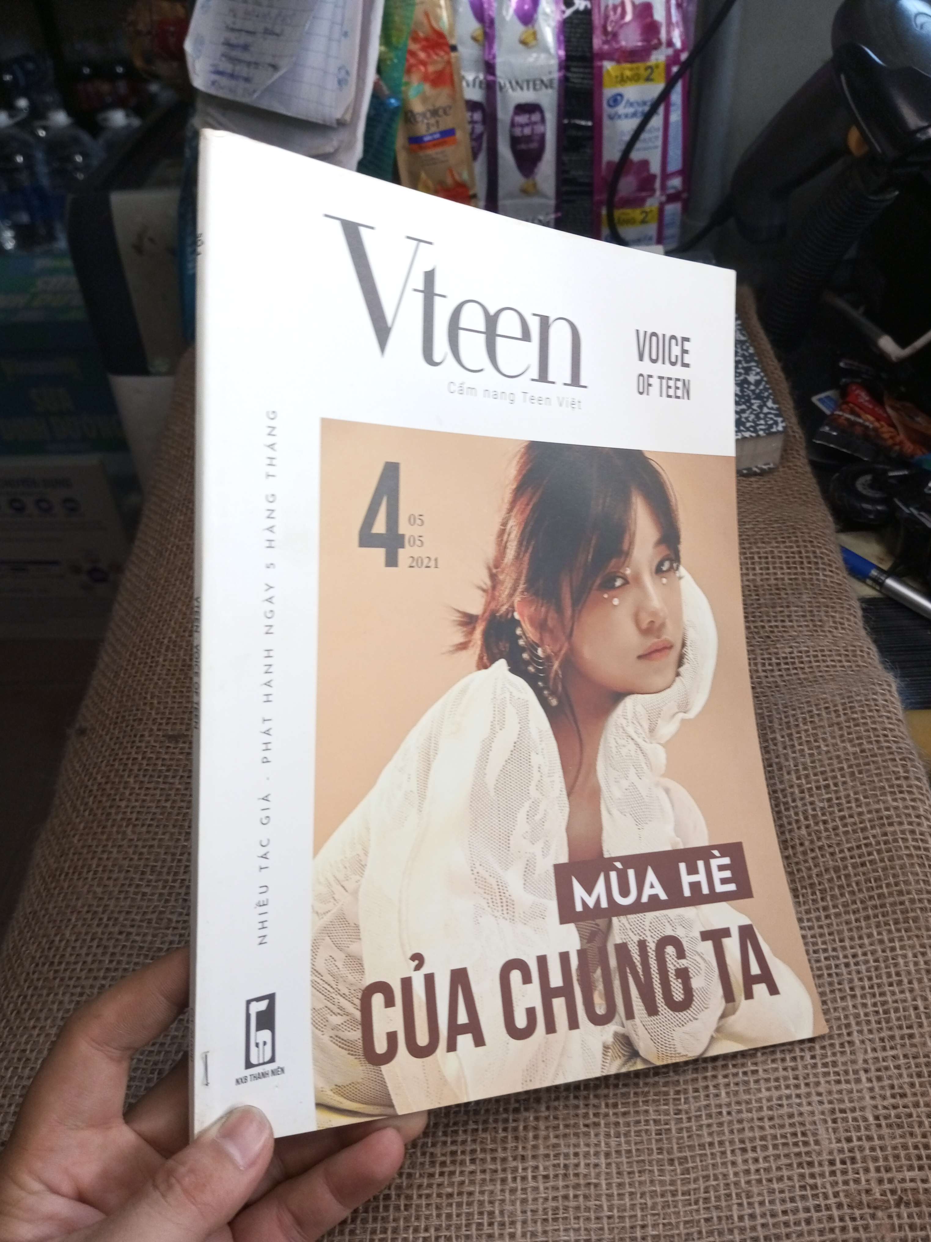 Vteen Cẩm Nang Teen Việt Số 4 - Mùa Hè Của Chúng Ta (Tạp chí) HMT