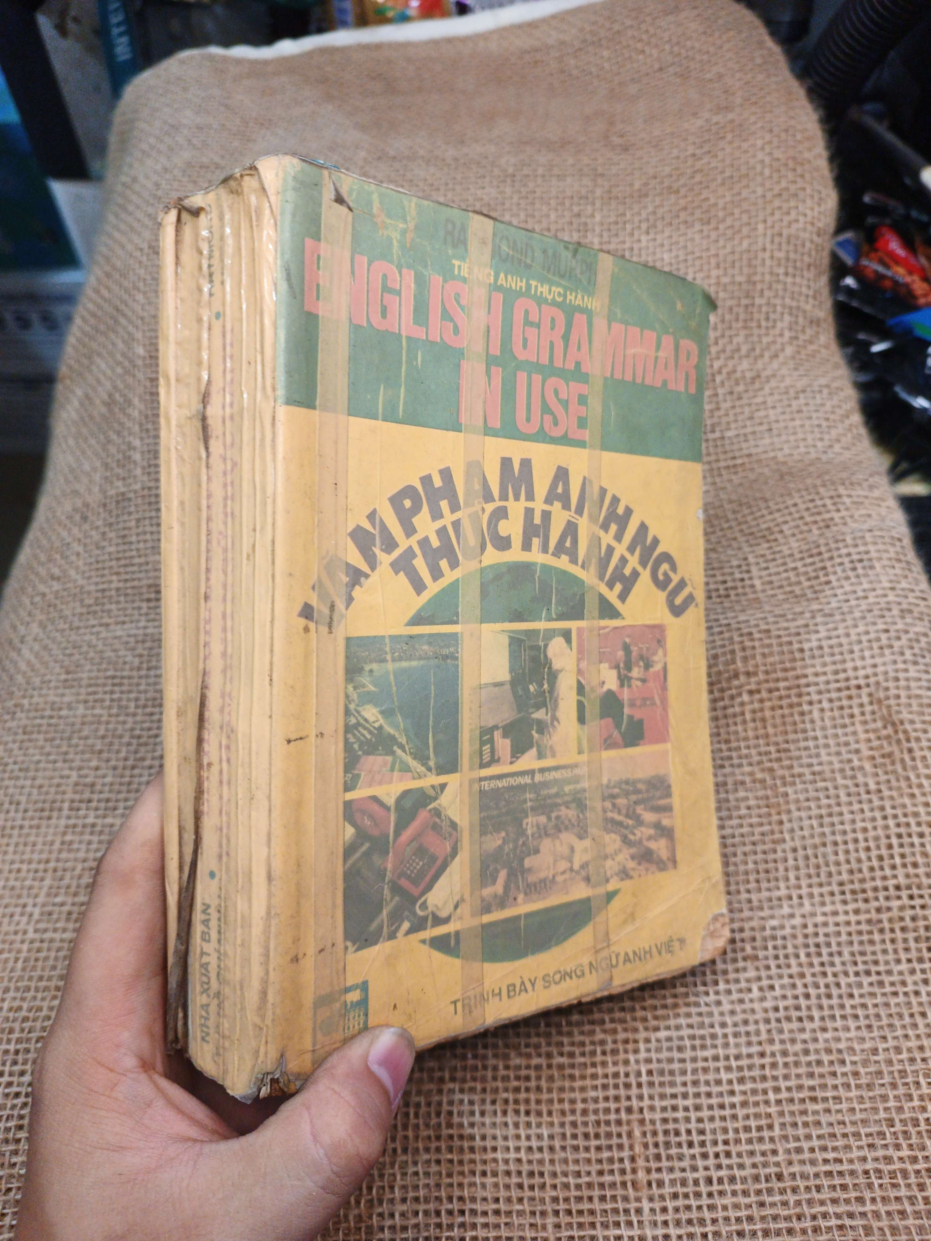 English Grammar In Use Phạm Hàm Anh Ngữ Thực Hành - Raymond Murphy 1993 mới 70% rách ố (Sách tự học tiếng Anh) HLSC