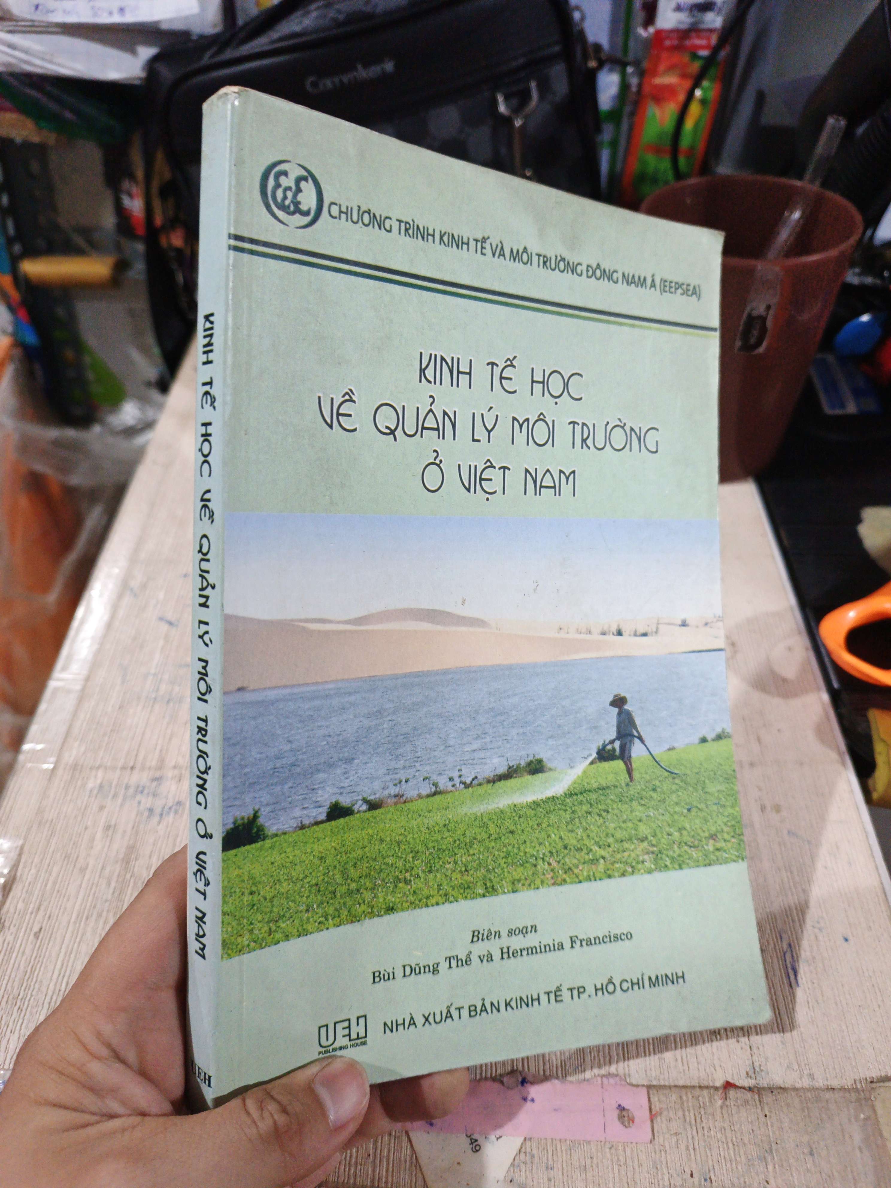 Kinh Tế Học Về Quản Lý Môi Trường Ở Việt Nam - Bùi Dũng Thế, Herminia Francisco photo (Sách kinh tế - tài chính - chứng khoán) HLSC