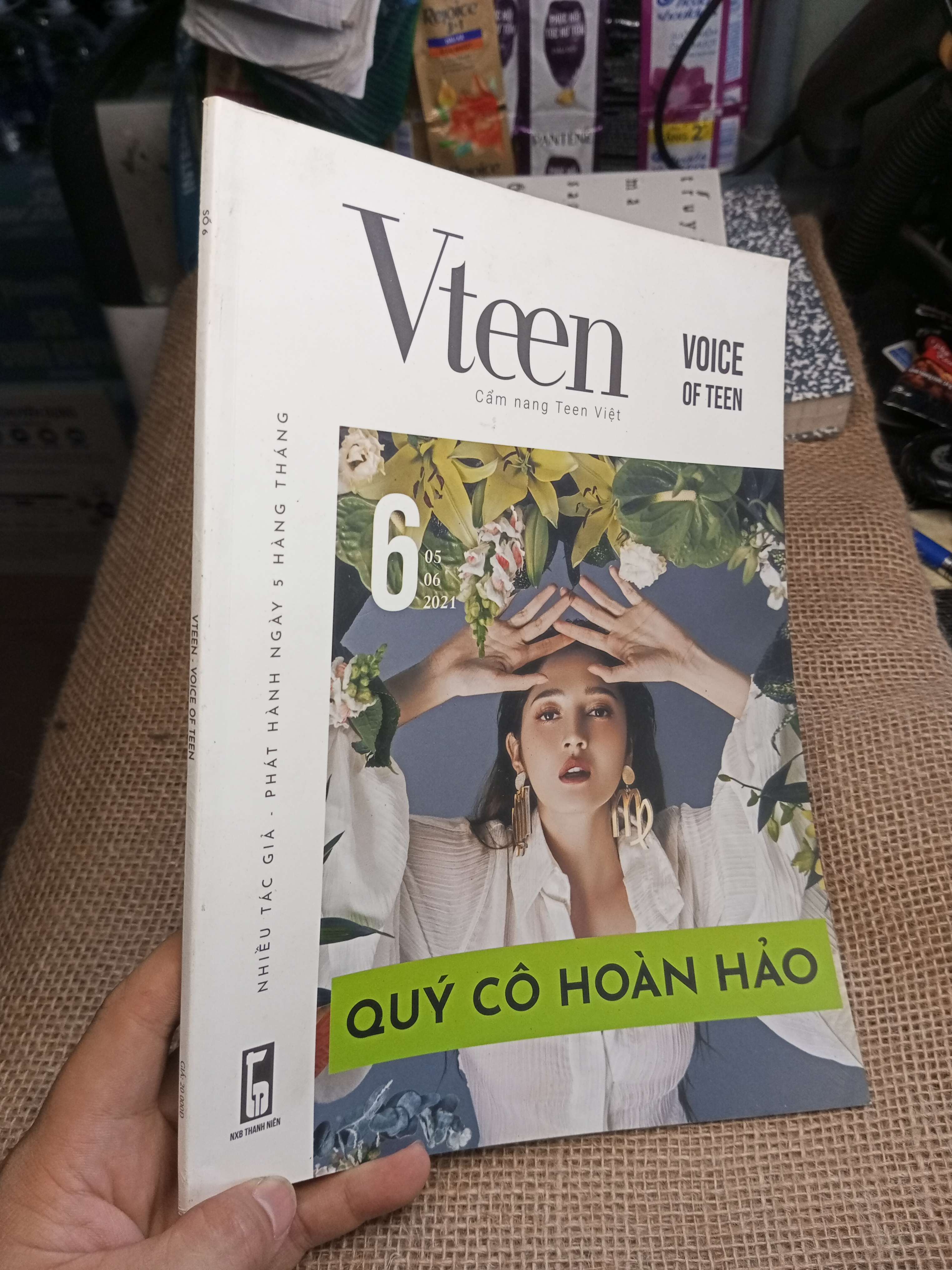 Vteen Cẩm Nang Teen Việt Số 6 - Quý Cô Hoàn Hảo (Tạp chí) HMT