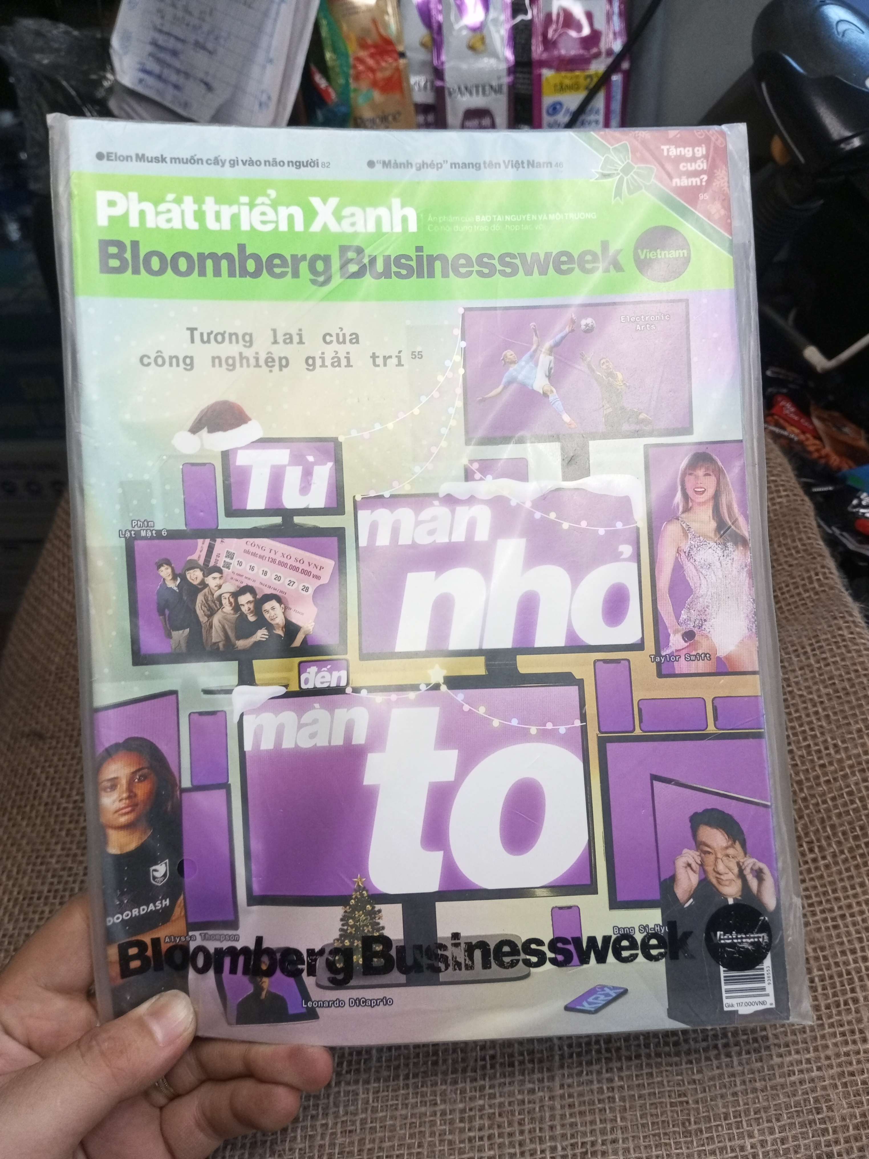 Phát Triển Xanh Bloomberg Businessweek - Tương Lai Của Công Nghiệp Giải Trí Từ Màn Hình Nhỏ Đến Màn Hình To (Tạp chí) HMT