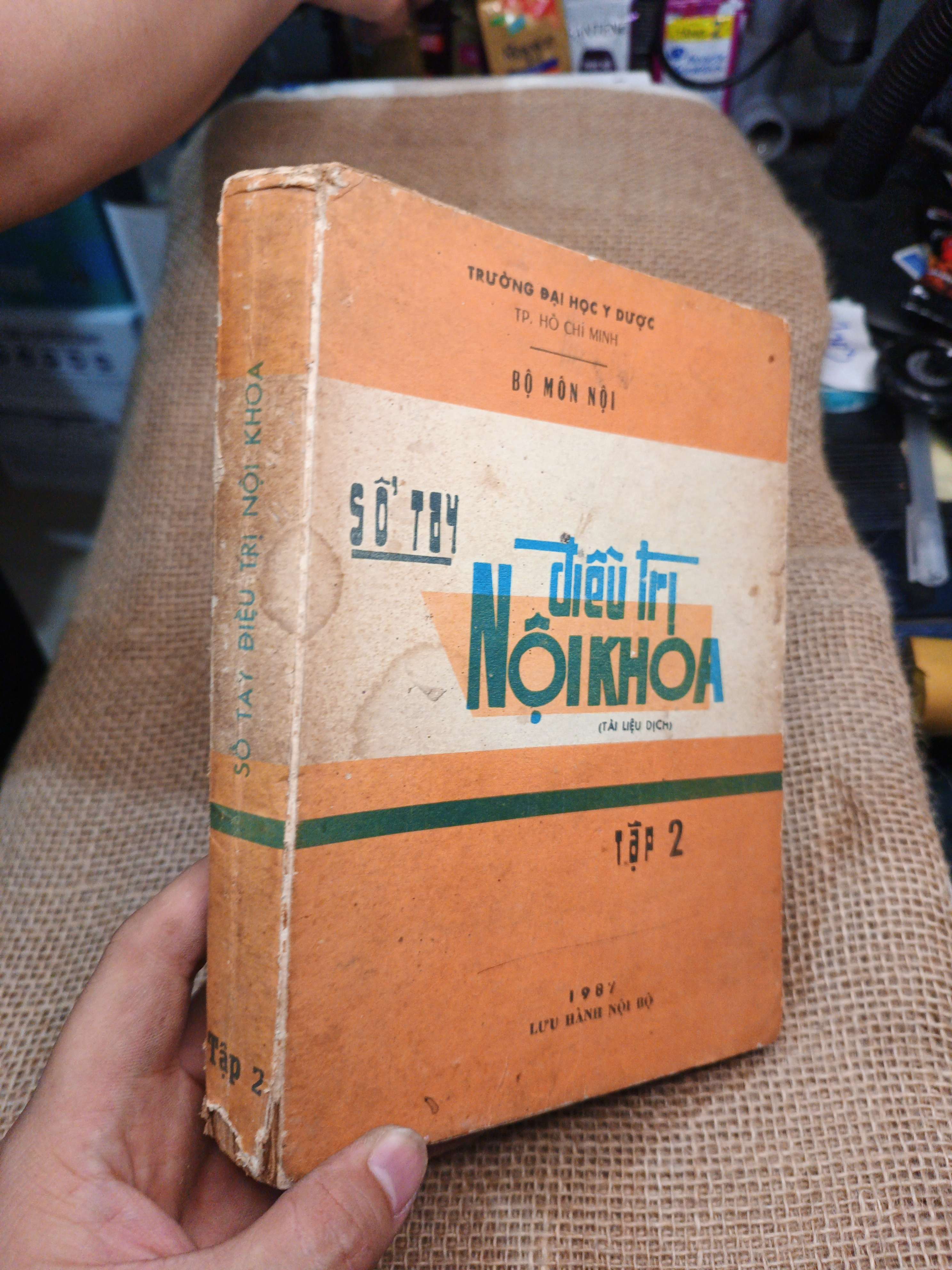 Sổ Tay Điều Trị Nội Khoa Tập 2 - Bộ Môn Nội 1986 mới 80% ố rách gáy nhẹ (Sách Y học - Sức khỏe - Thể thao) HLSC