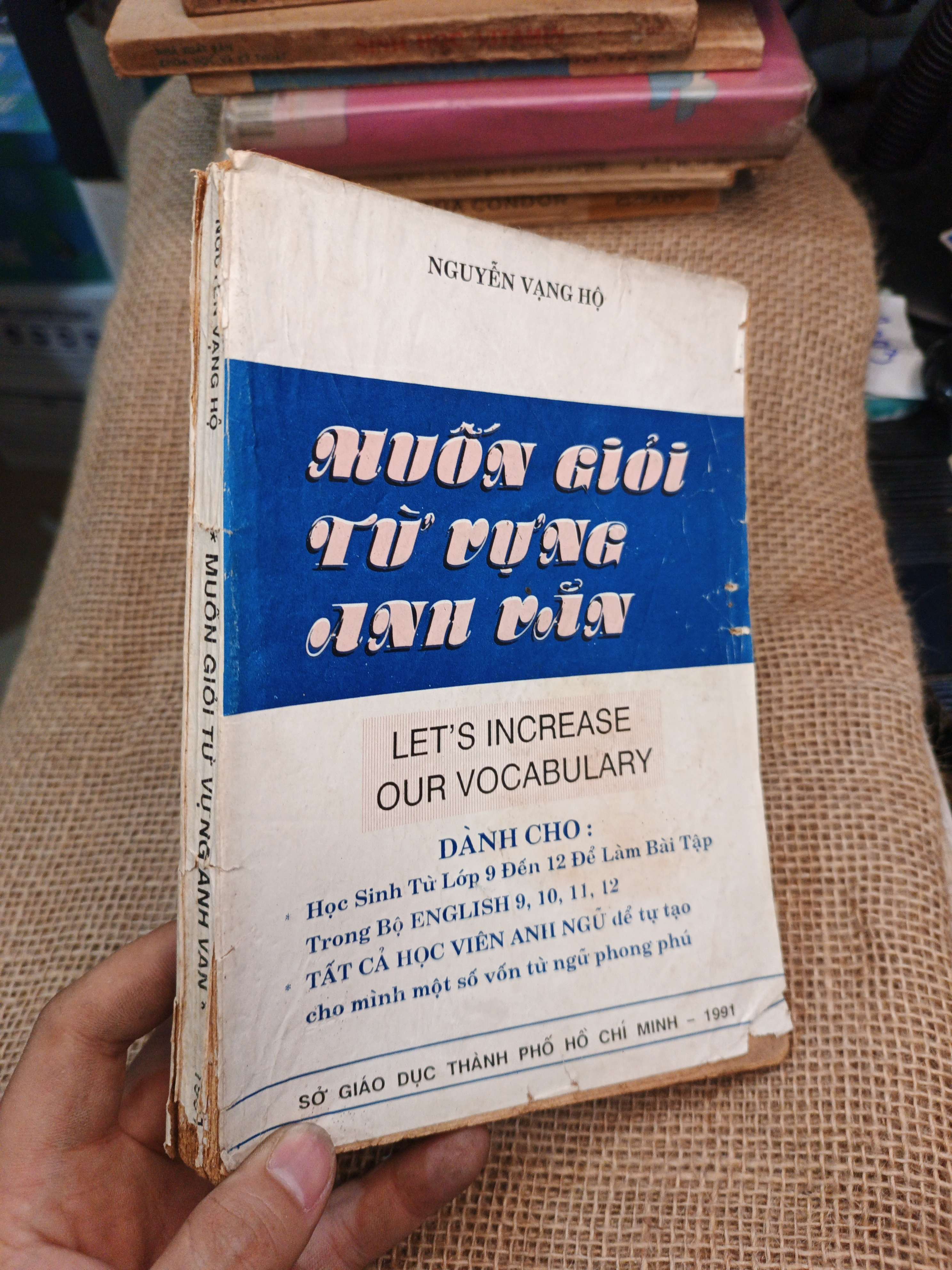 Muốn Giỏi Từ Vựng Anh Văn Let's Increase Our Vocabulary - Nguyễn Vạng Hộ 1991 nới 80% ố rách bìa (Sách tự học tiếng Anh) HLSC