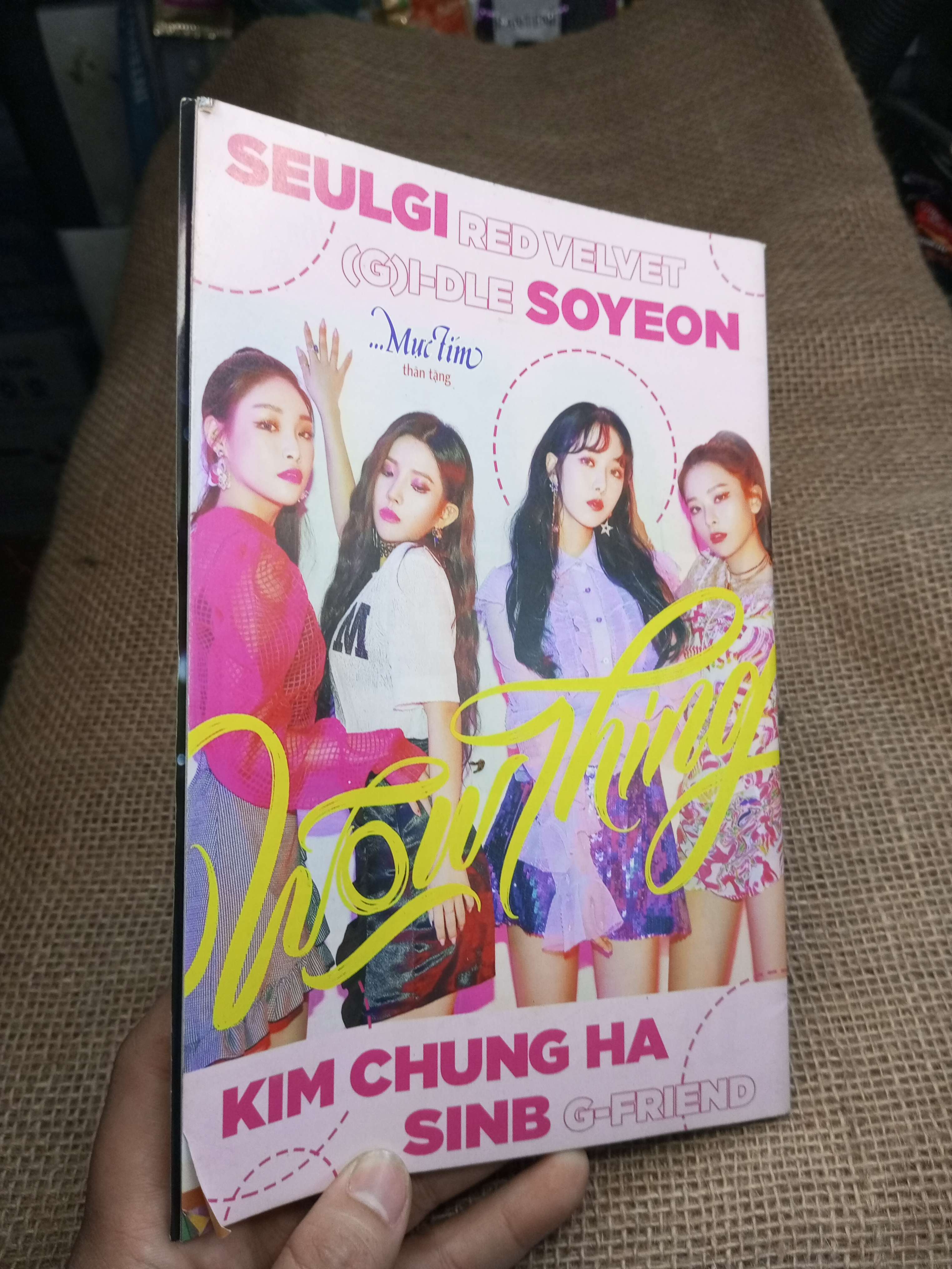 Mực Tím - Seulgi Red Velvet (G)I-DLE Soyeon Kim Chung Ha SinB G-Friend - Wow Thing (Tạp chí) HMT