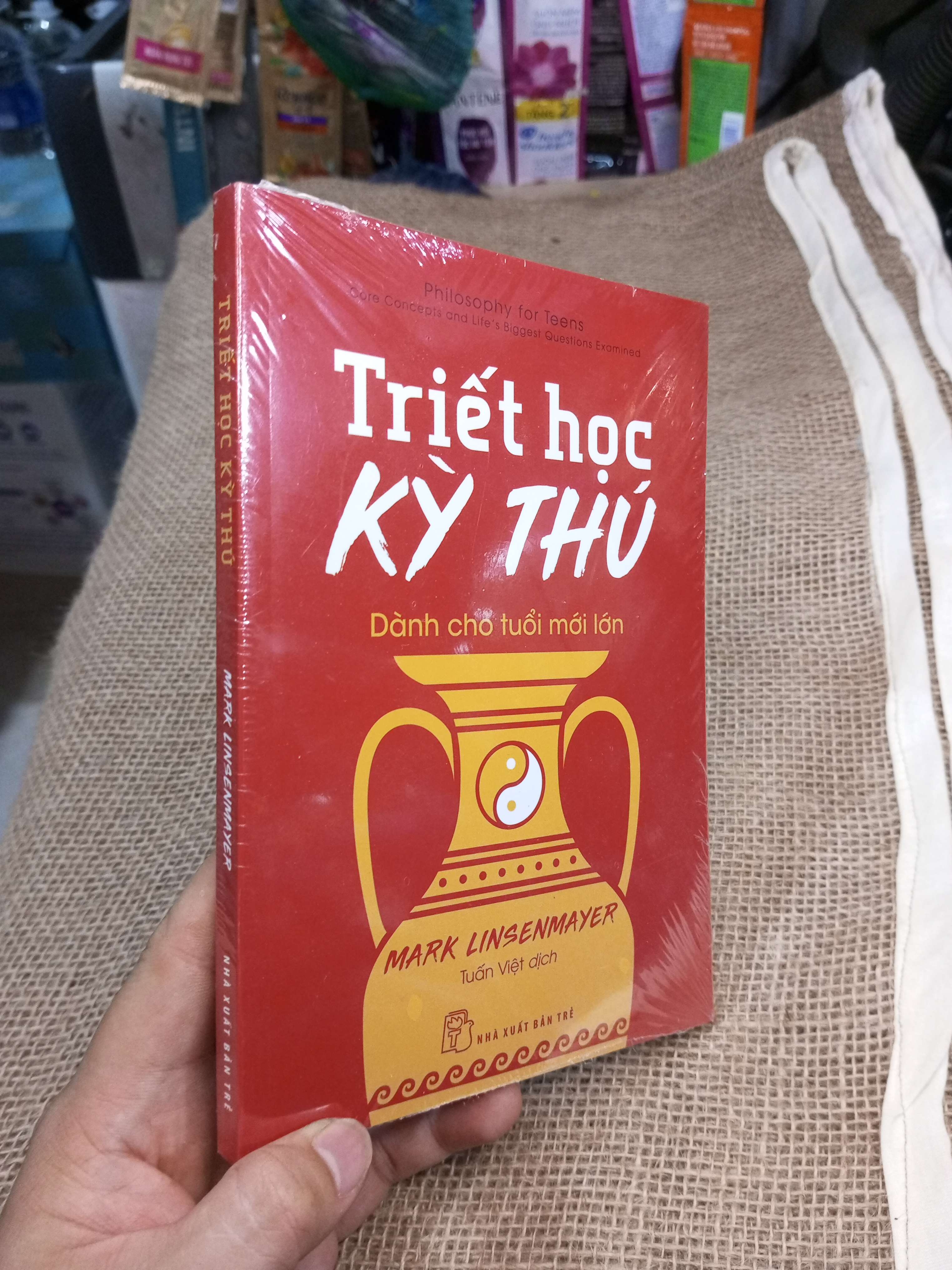 Triết Học Kỳ Thú Dành Cho Tuổi Mới Lớn - Mark Linsenmayer mới 100% (Sách lịch sử - triết học) HMT