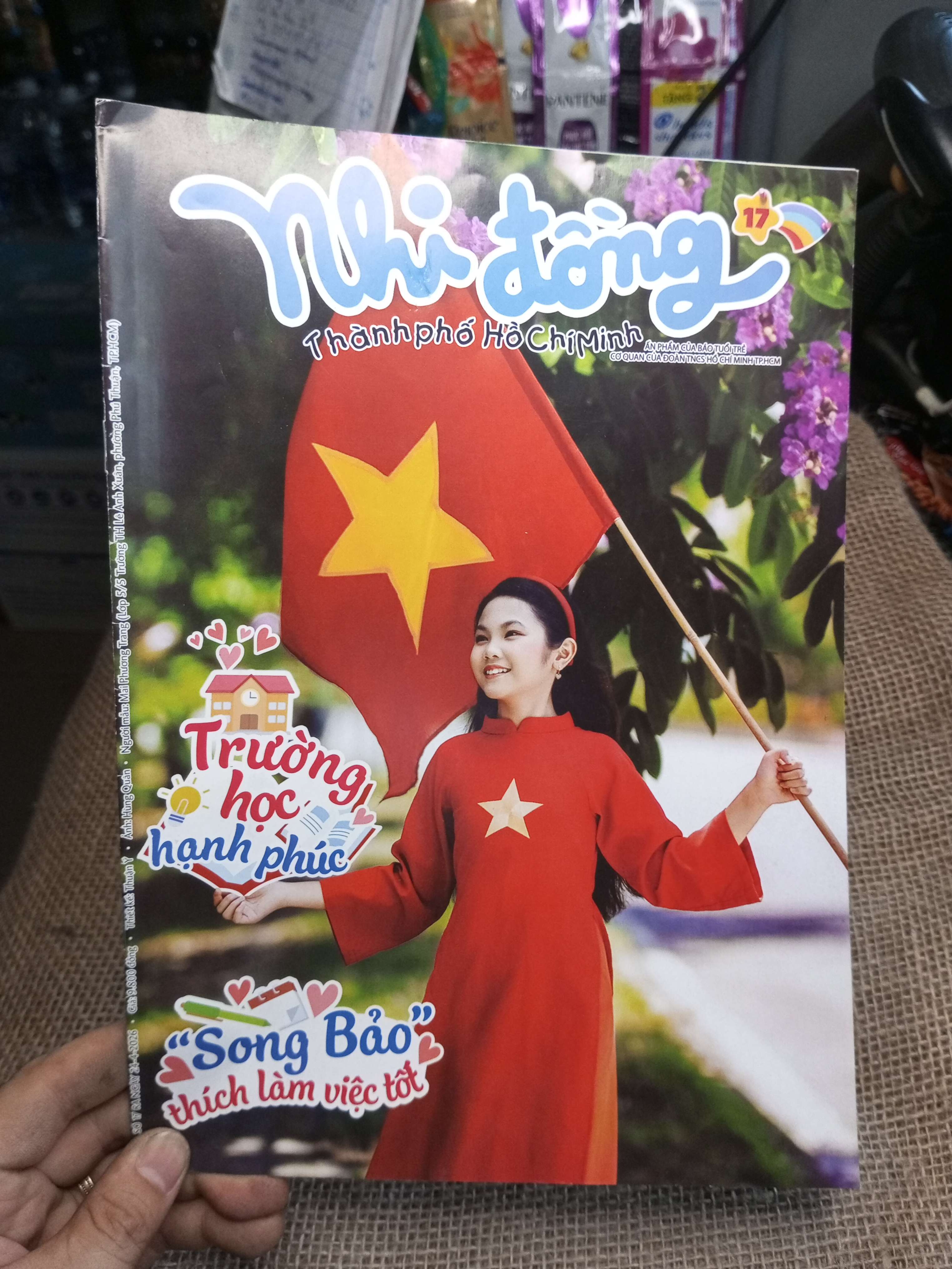 Nhi Đồng Thành Phố Hồ Chí Minh Số 17 - Trường Học Hạnh Phúc - Song Bảo Thích Làm Việc Tốt (Tạp chí) HLSC