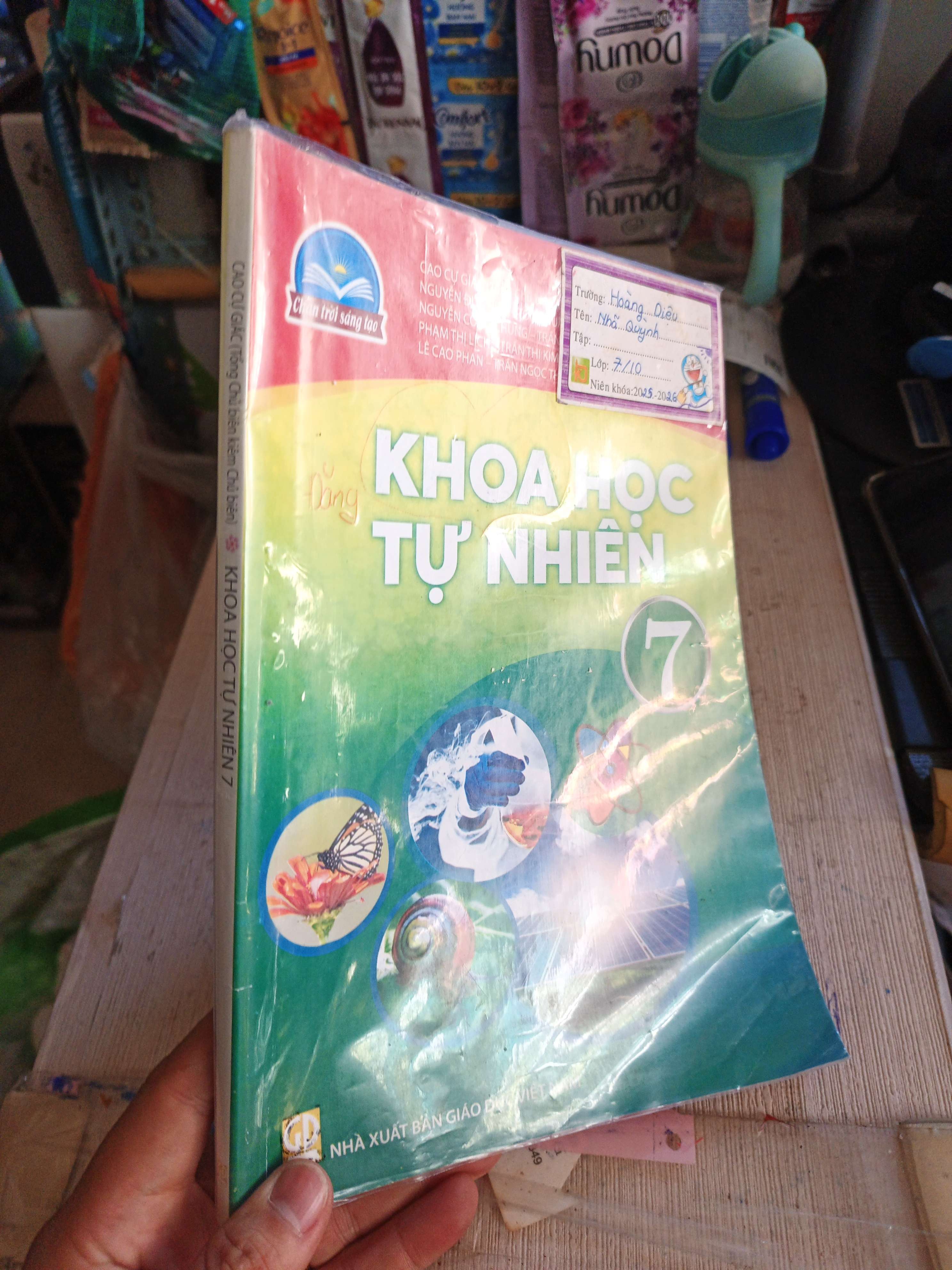 Khoa Học Tự Nhiên 7 Chân trời sáng tạo (Sách giáo khoa - giáo trình) HLSC