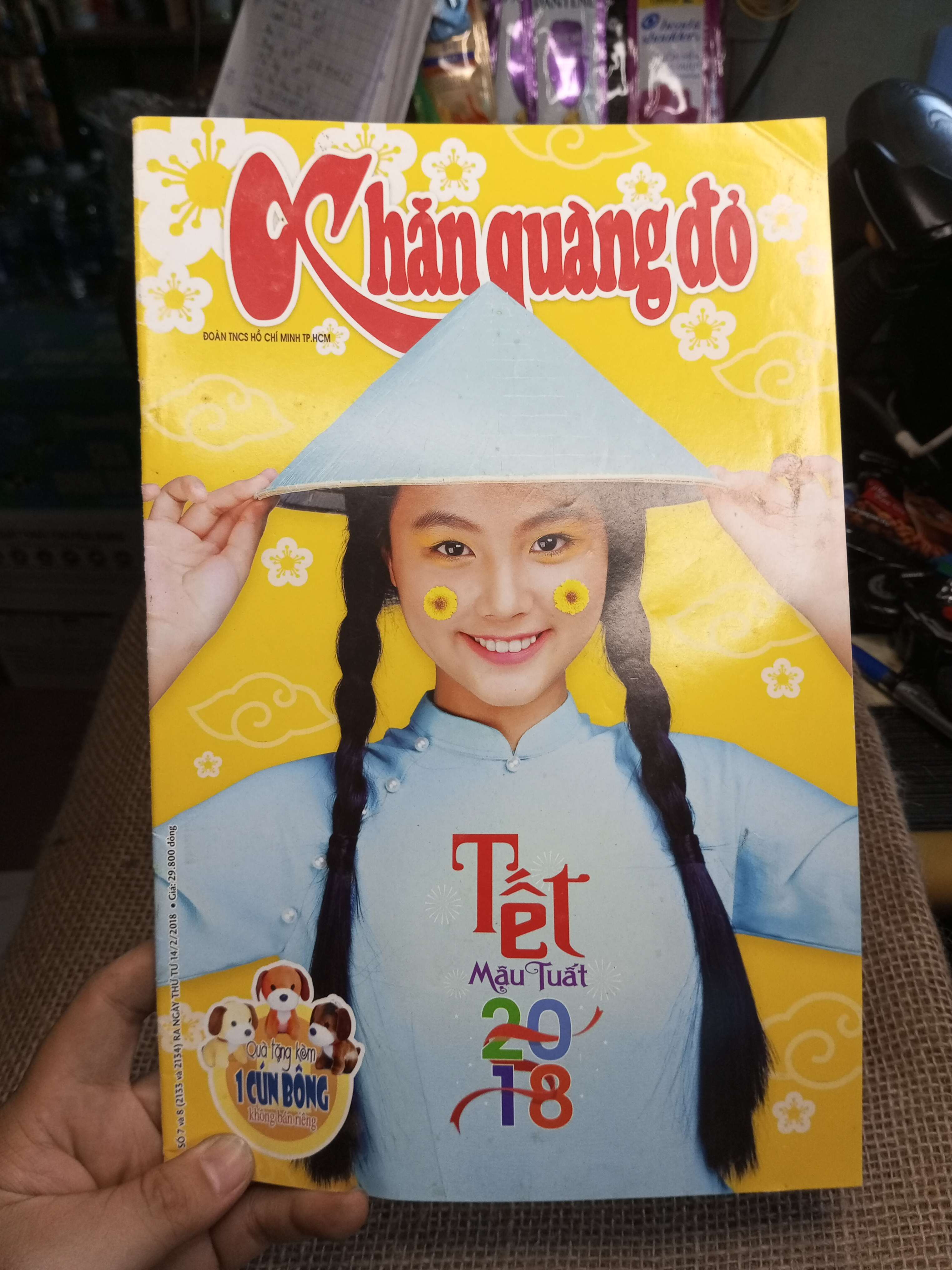 Khăn Quàng Đỏ - Tết Mậu Tuất 2018 (Tạp chí) HMT
