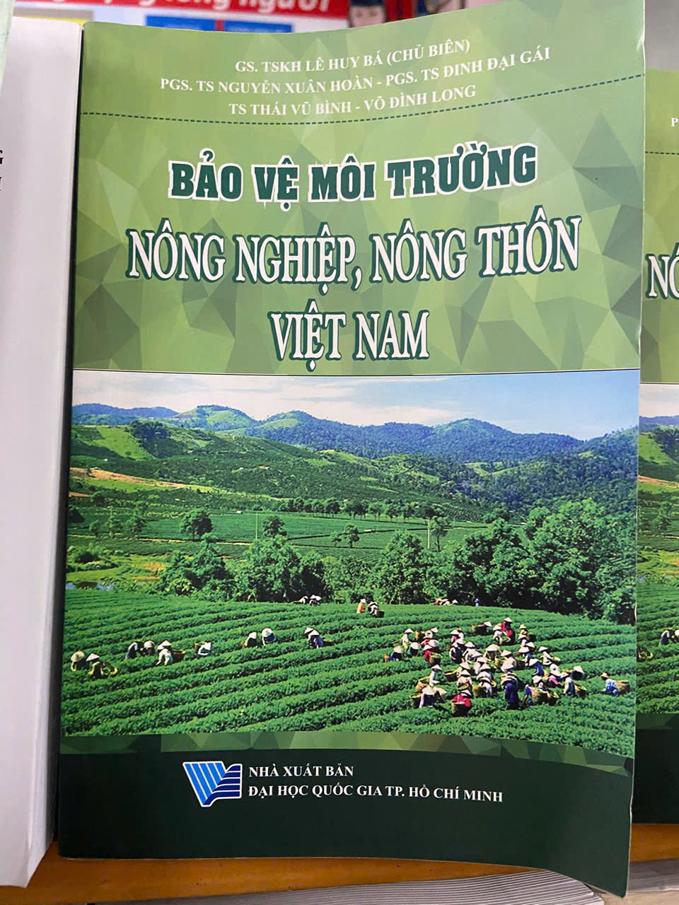 Bảo vệ môi trường nông nghiệp, nông thôn Việt Nam - Lê Huy Bá (Sách giáo khoa - giáo trình) VAVO