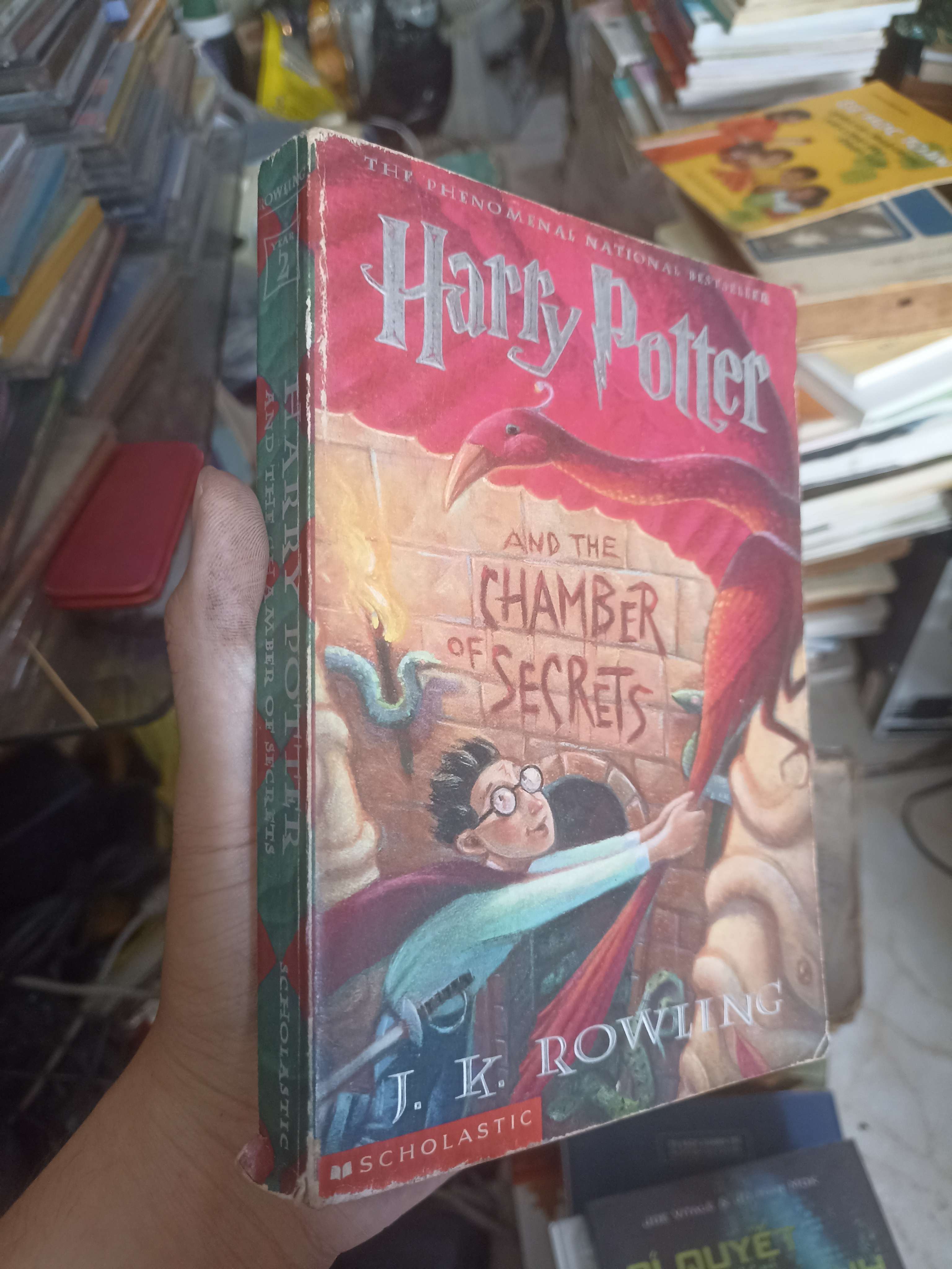 Harry Potter và Phòng chứa bí mật (Bản tiếng anh) - J.K. Rowling 1990 (Văn học nước ngoài) KSX