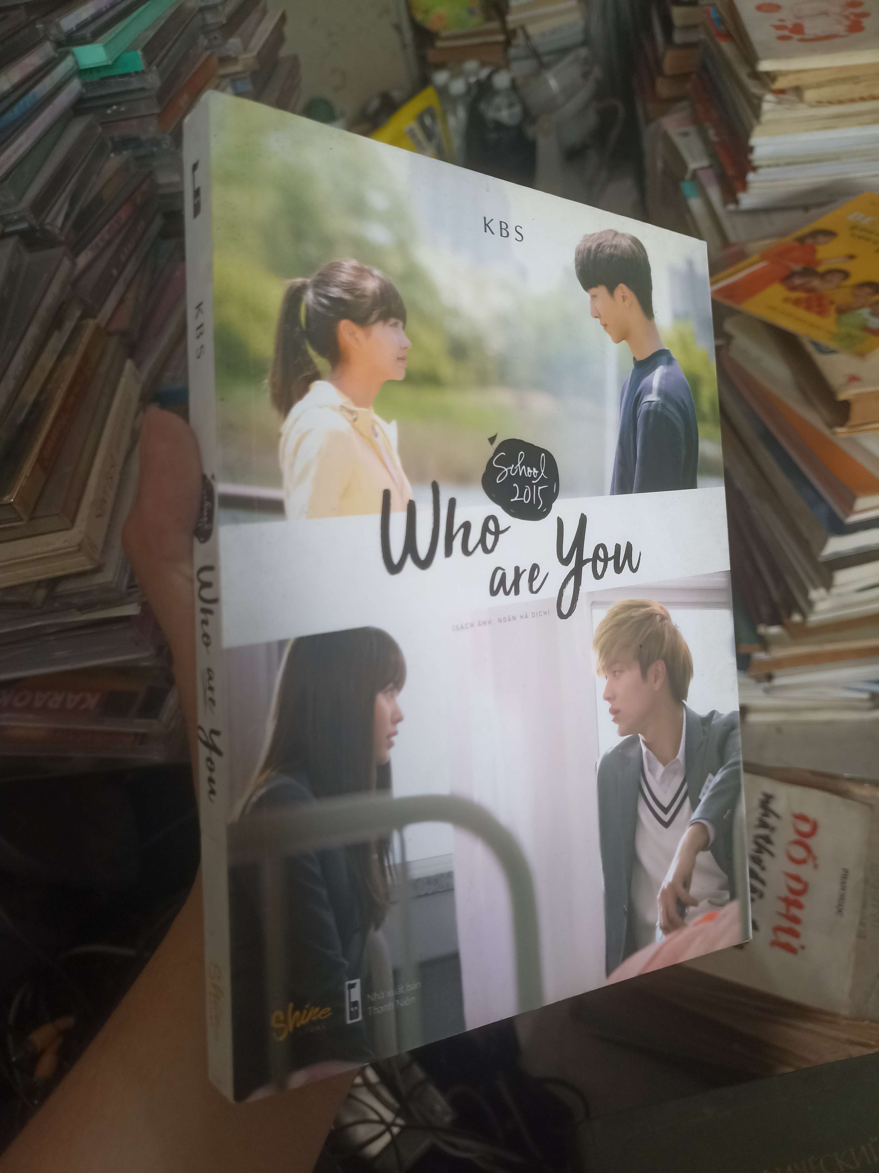 Who Are You: School 2015 2018 (Sách ảnh) KSX