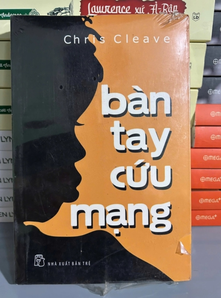 Bàn Tay Cứu Mạng - Chris Cleave (Sách văn học) DTML