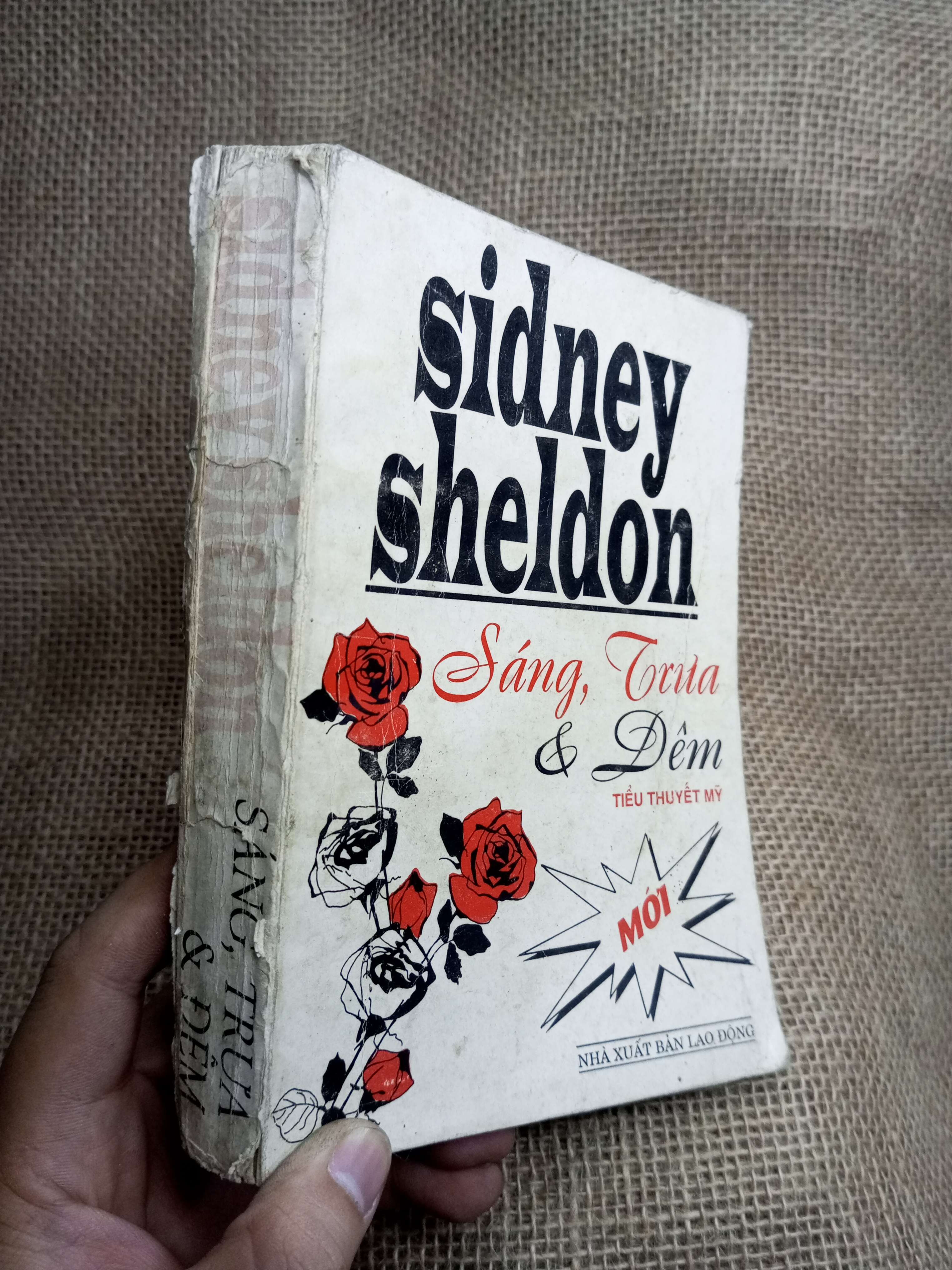 Sáng, Trưa & Đêm - Sidney Sheldon 1997 mới 80% ố (Sách văn học) HLSC