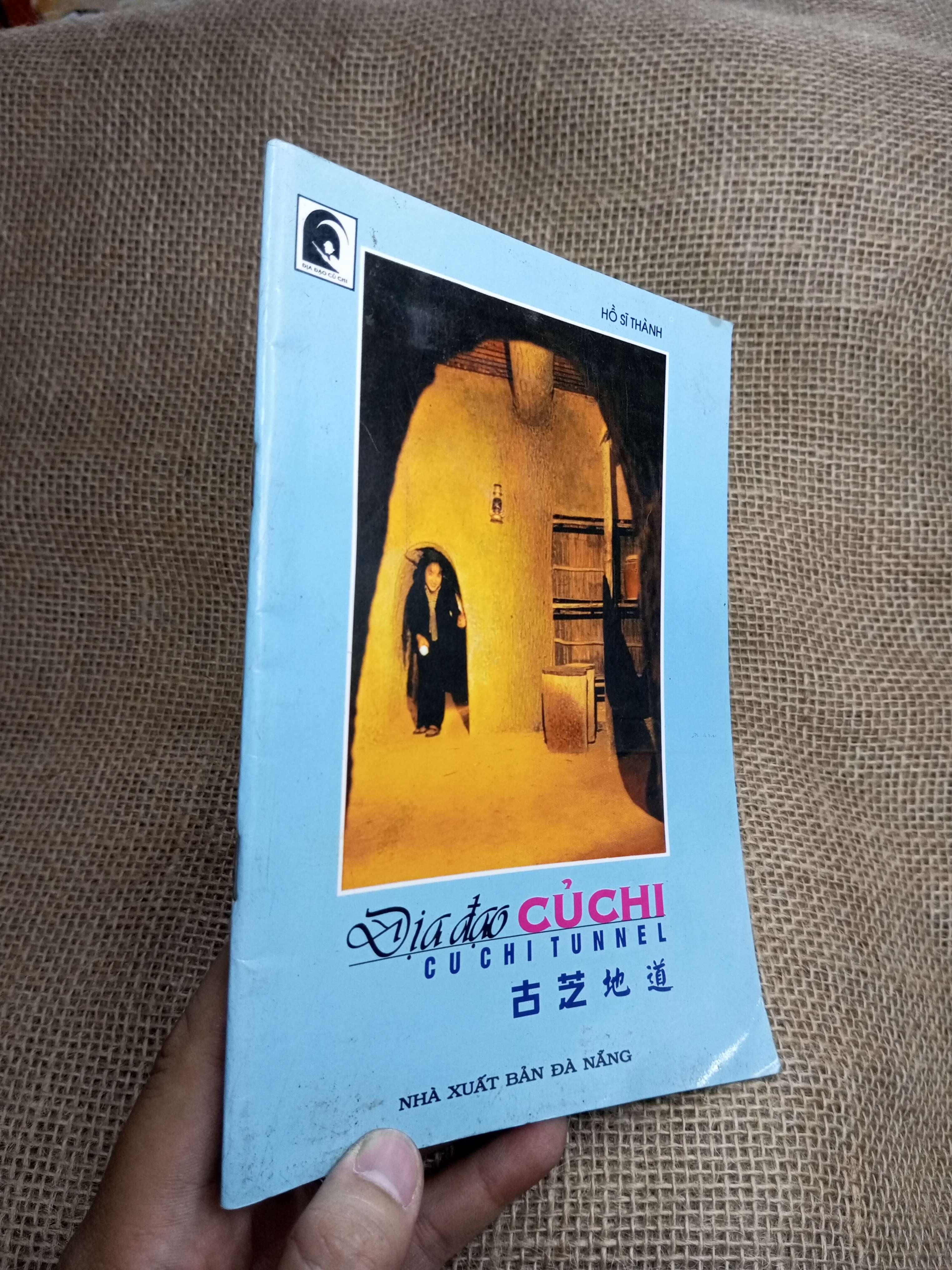 Địa Đạo Củ Chi - Hồ Sĩ Thành (Sách văn học) HLSC