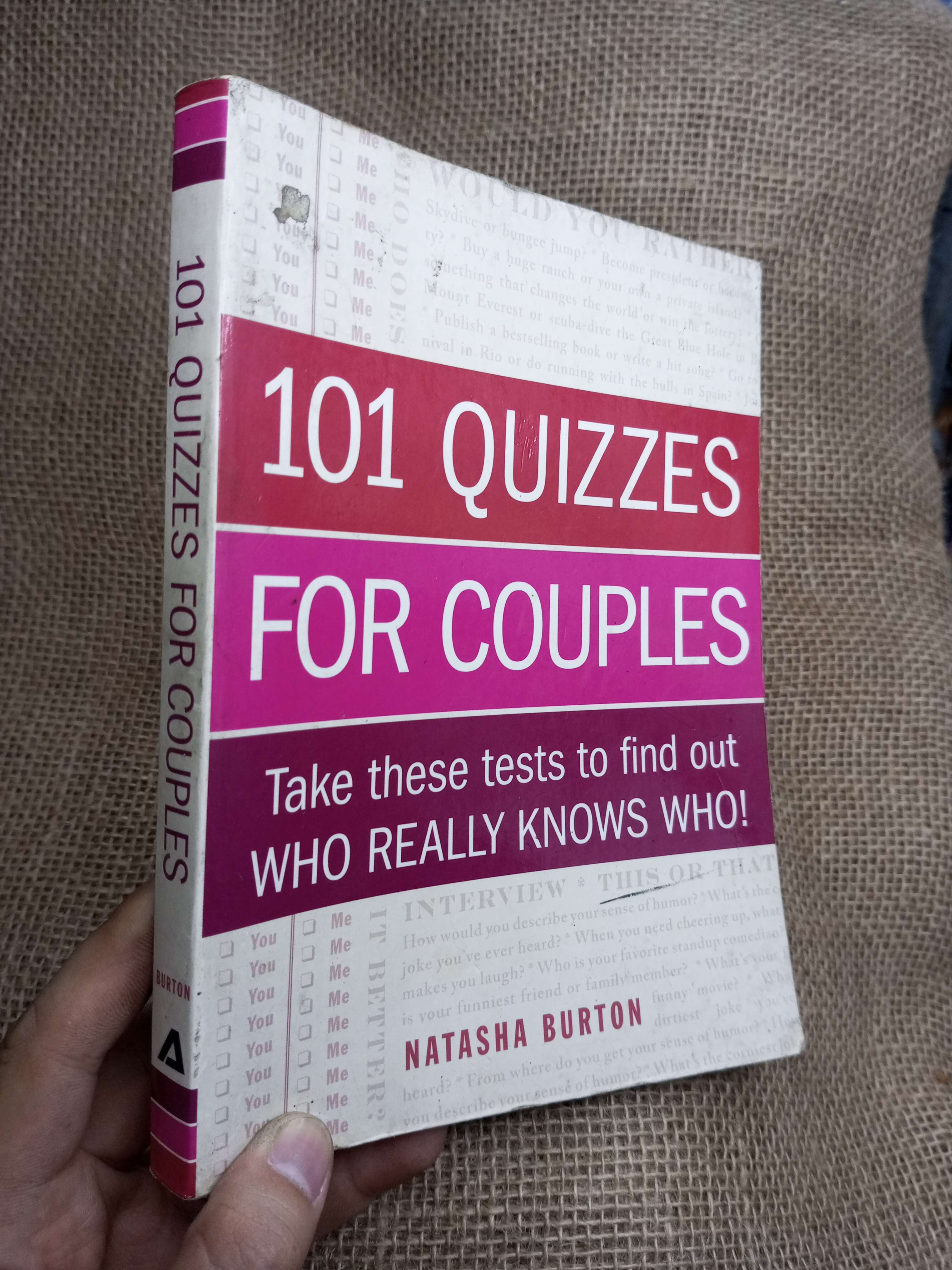 101 Quizzes For Couples - Natasha Burton mới 80% ố (Sách tâm lý học - giới tính) HLSC
