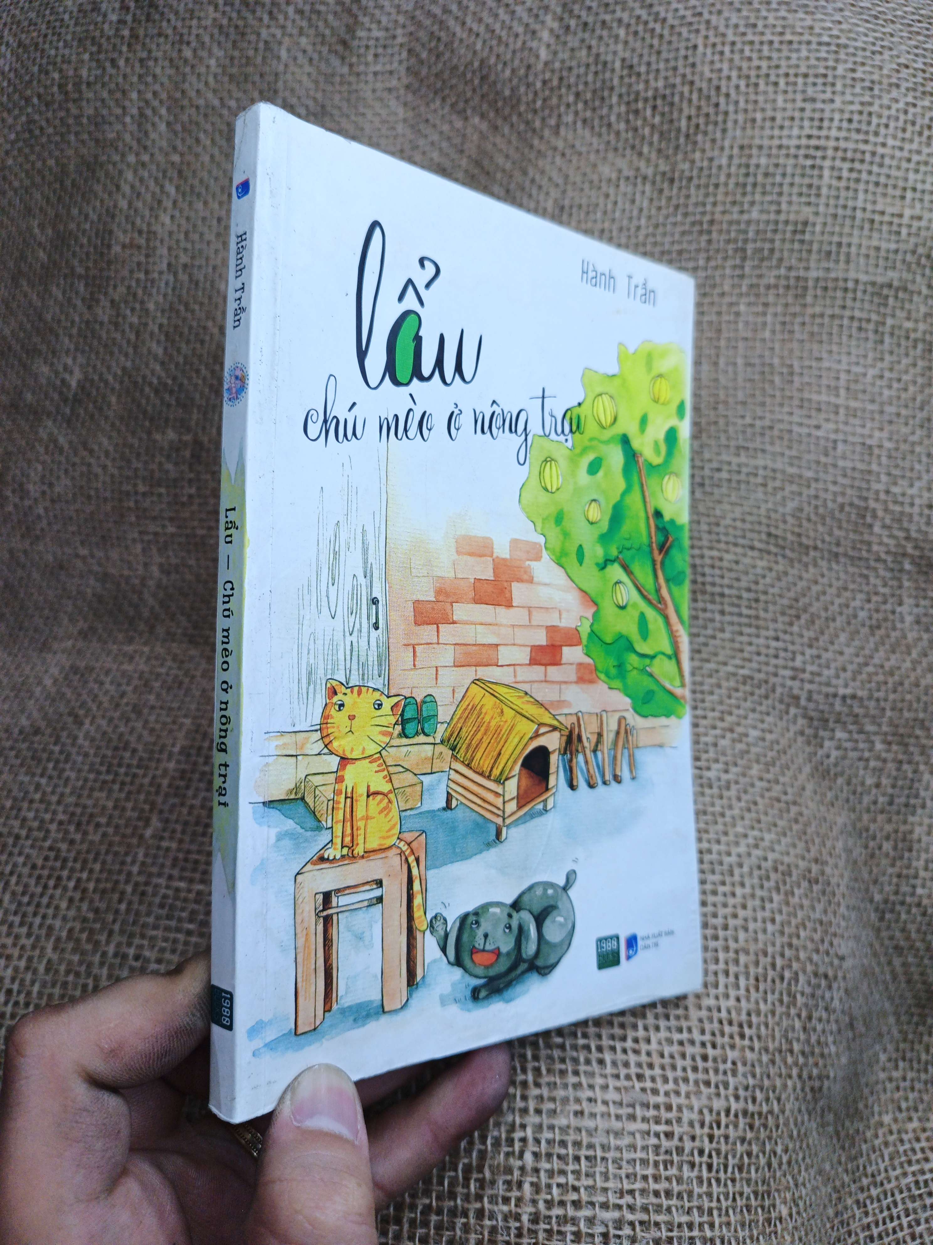Lẩu Chú Mèo Ở Nông Trại - Hành Trần 2016 mới 80% ố ẫm (Sách văn học) HLSC