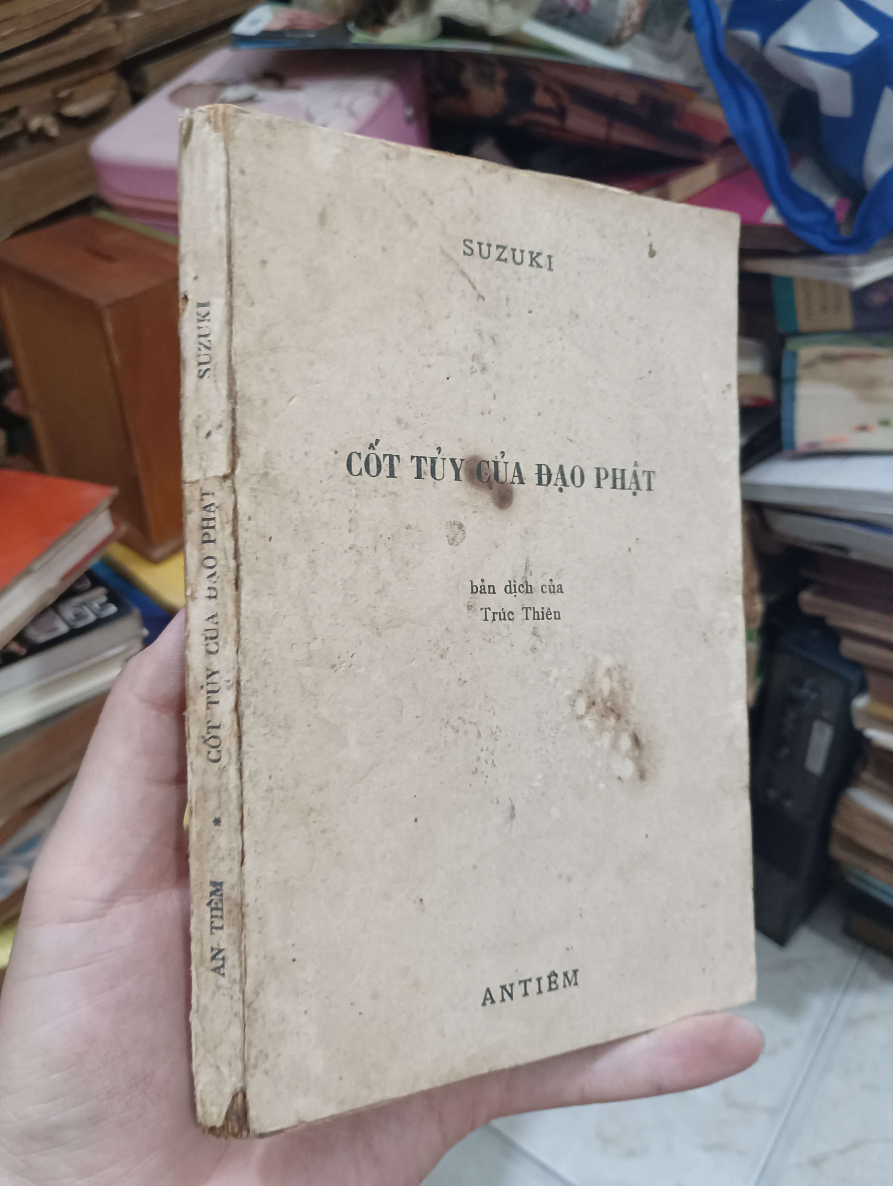 Cốt tủy của đạo Phật - D.T. Suzuki 1968 (Sách tôn giáo - tâm linh) KSX