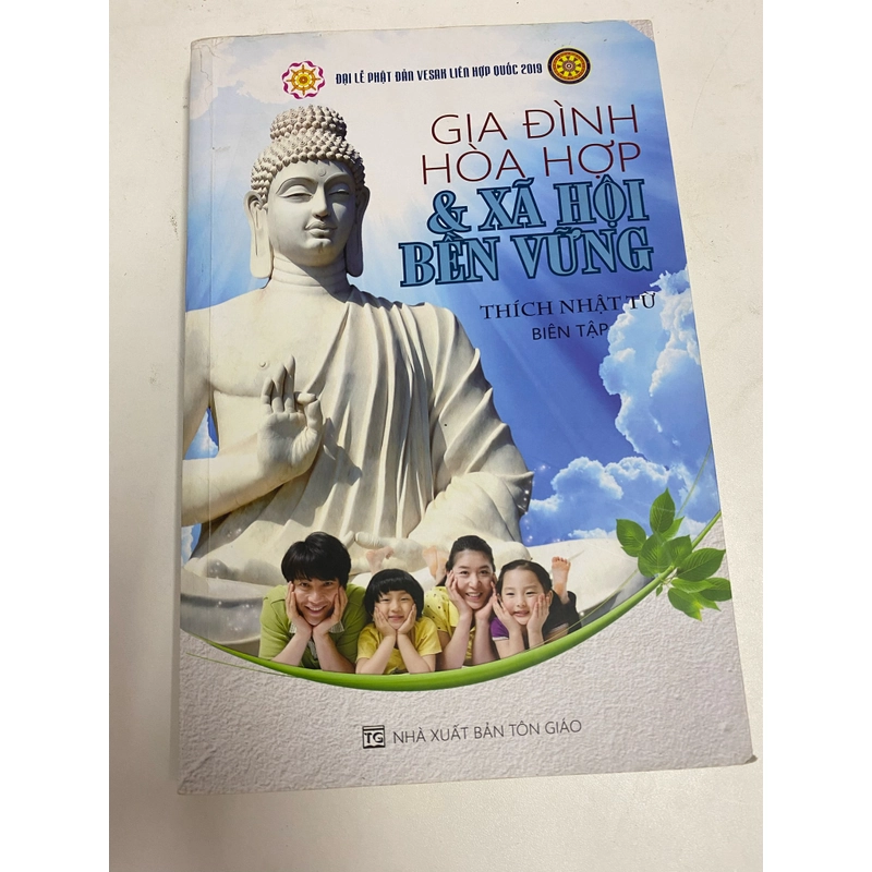 Gia đình hòa hợp và xã hội bền vững (Sách tôn giáo - tâm linh) AB