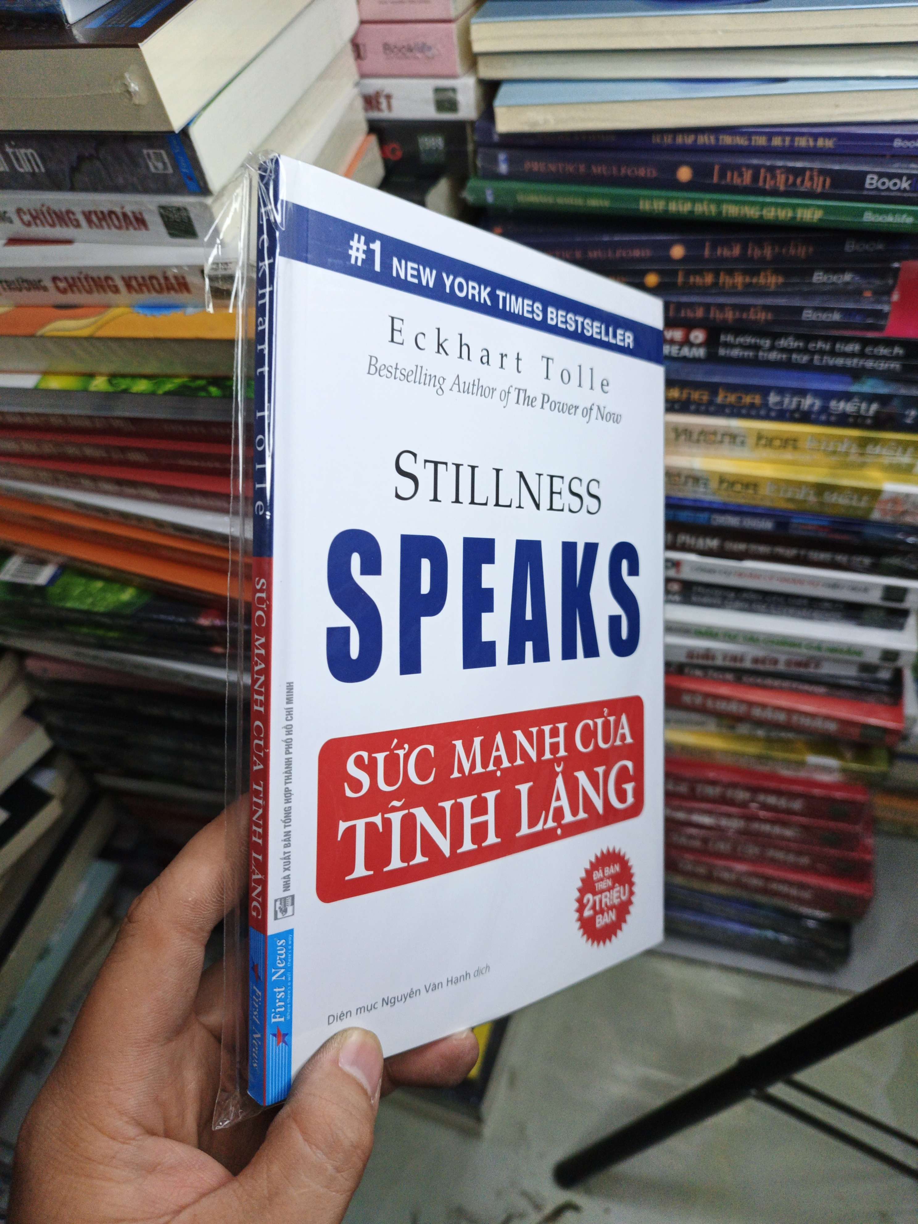 Stillness Speaks: Sức Mạnh Của Tĩnh Lặng - Eckhart Tolle mới 100% (Sách kỹ năng) NENA