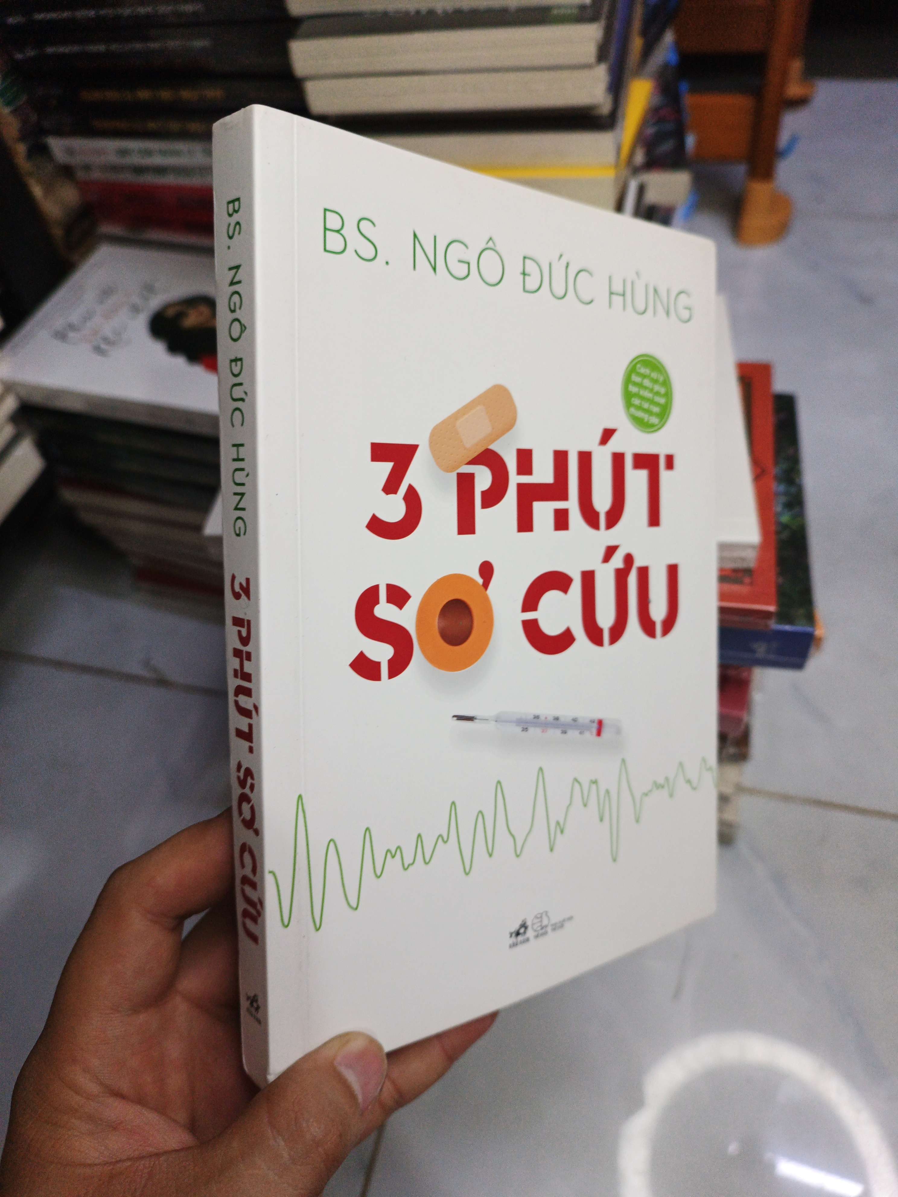 3 Phút Sơ Cứu - Ngô Đức Hùng mới 90% (Sách Y học - Sức khỏe - Thể thao) NENA