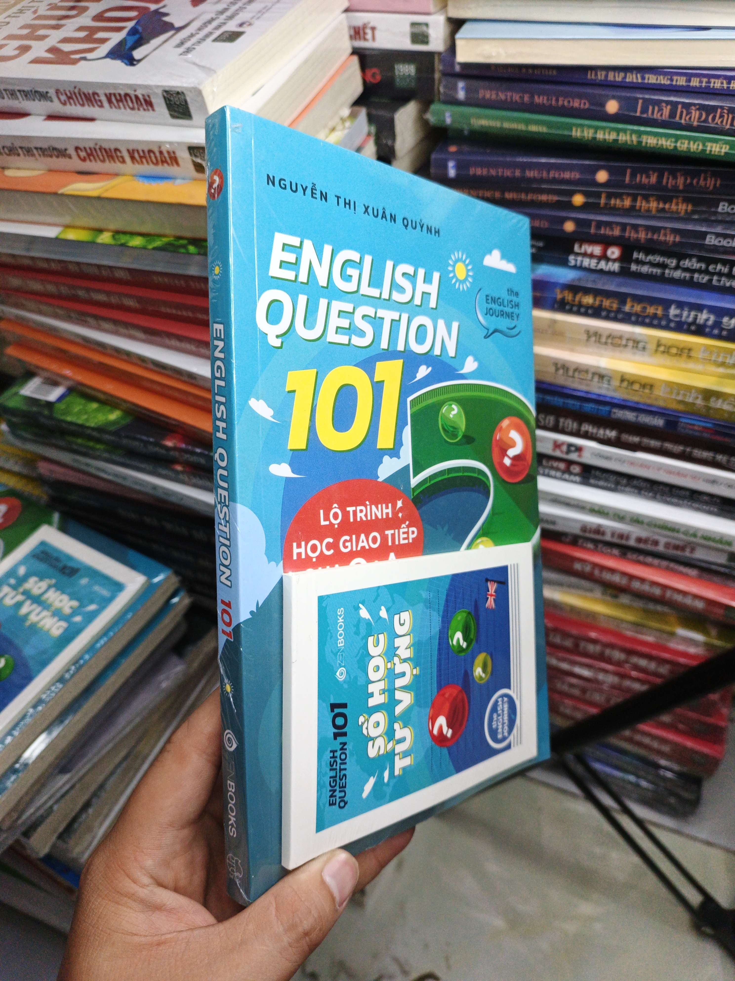 English Question 101 Lộ Trình Học Giao Tiếp - Nguyễn Thị Xuân Quỳnh mới 100% (Sách tự học tiếng Anh) NENA