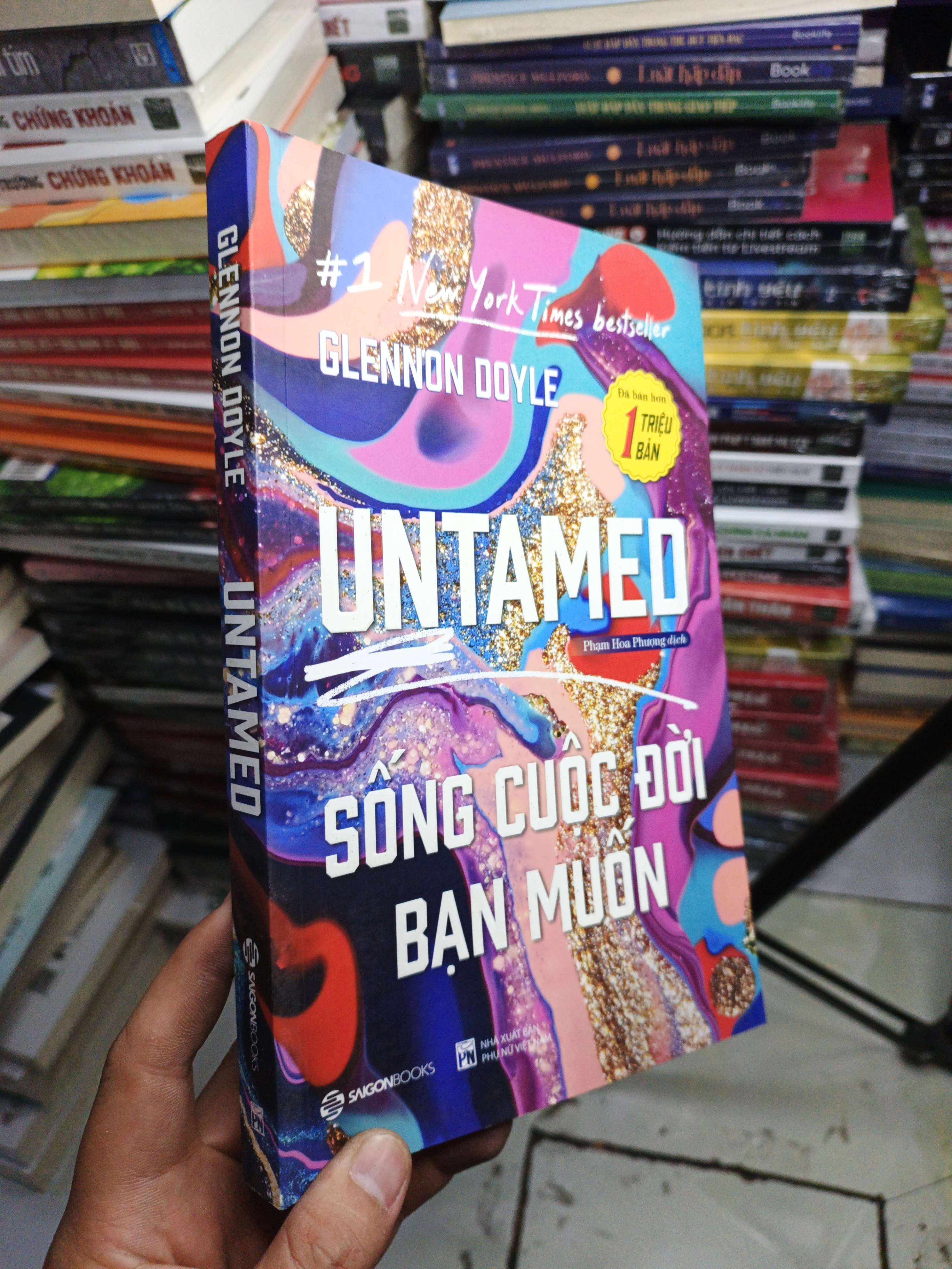 Untamed: Sống Cuộc Đời Bạn Muốn - Glennon Doyle mới 90% (Sách văn học) NENA