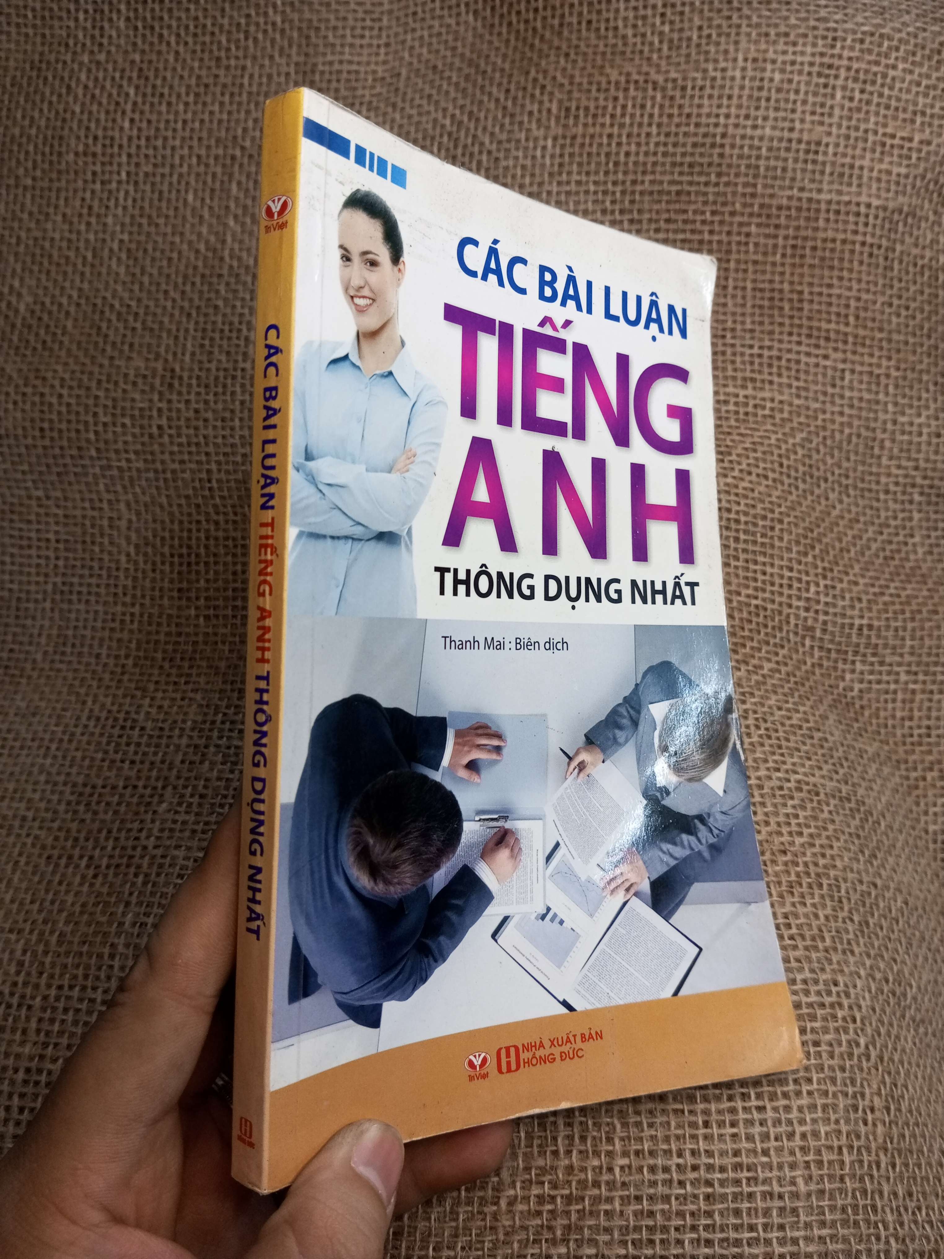 Các Bài Luận Tiếng Anh Thông Dụng Nhất - Thanh Mai 2013 mới 80% bung trang ít (Sách tự học tiếng Anh) HLSC