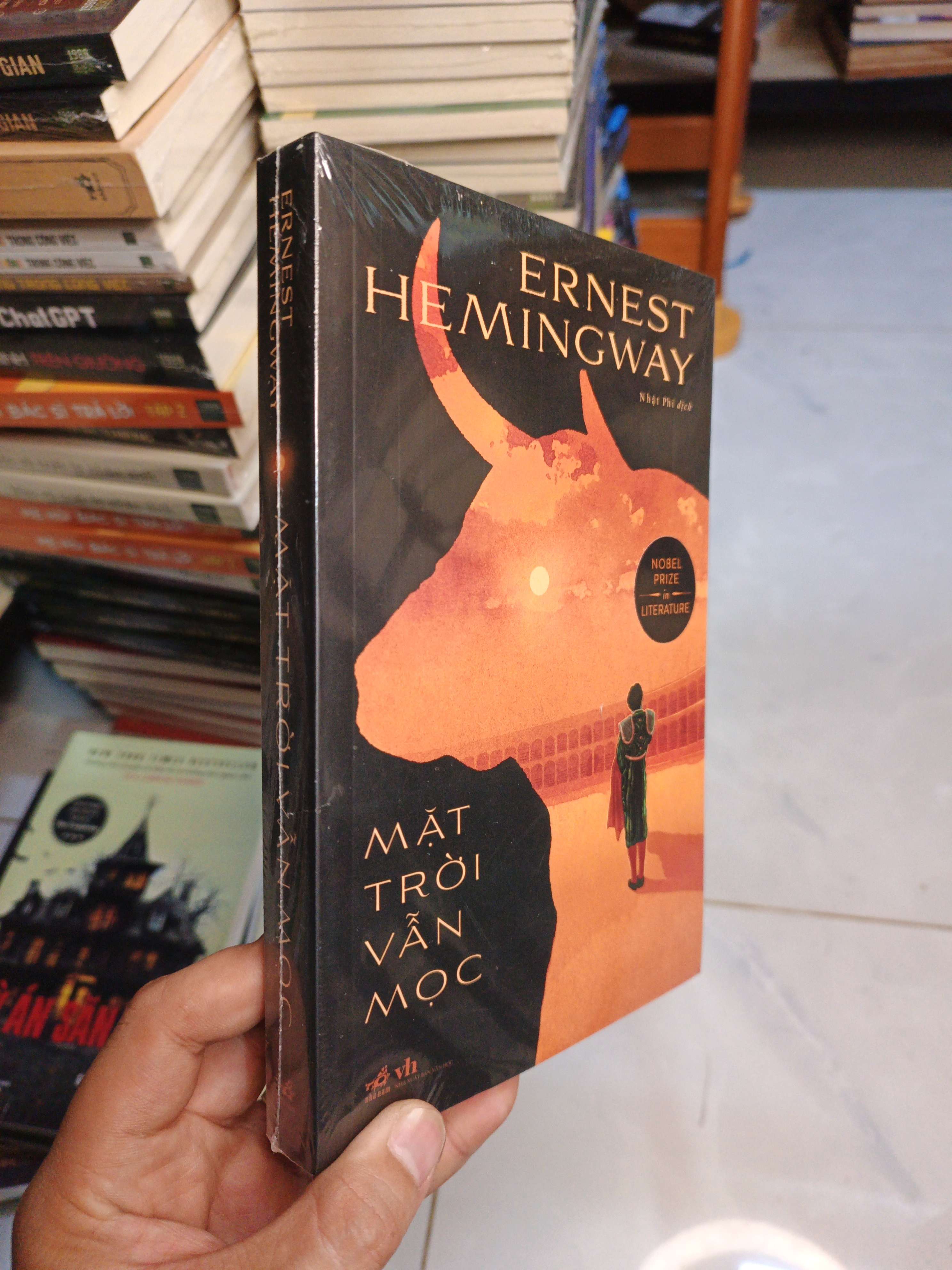 Mặt Trời Vẫn Mọc - Ernest Hemingway mới 100% (Sách văn học) NENA