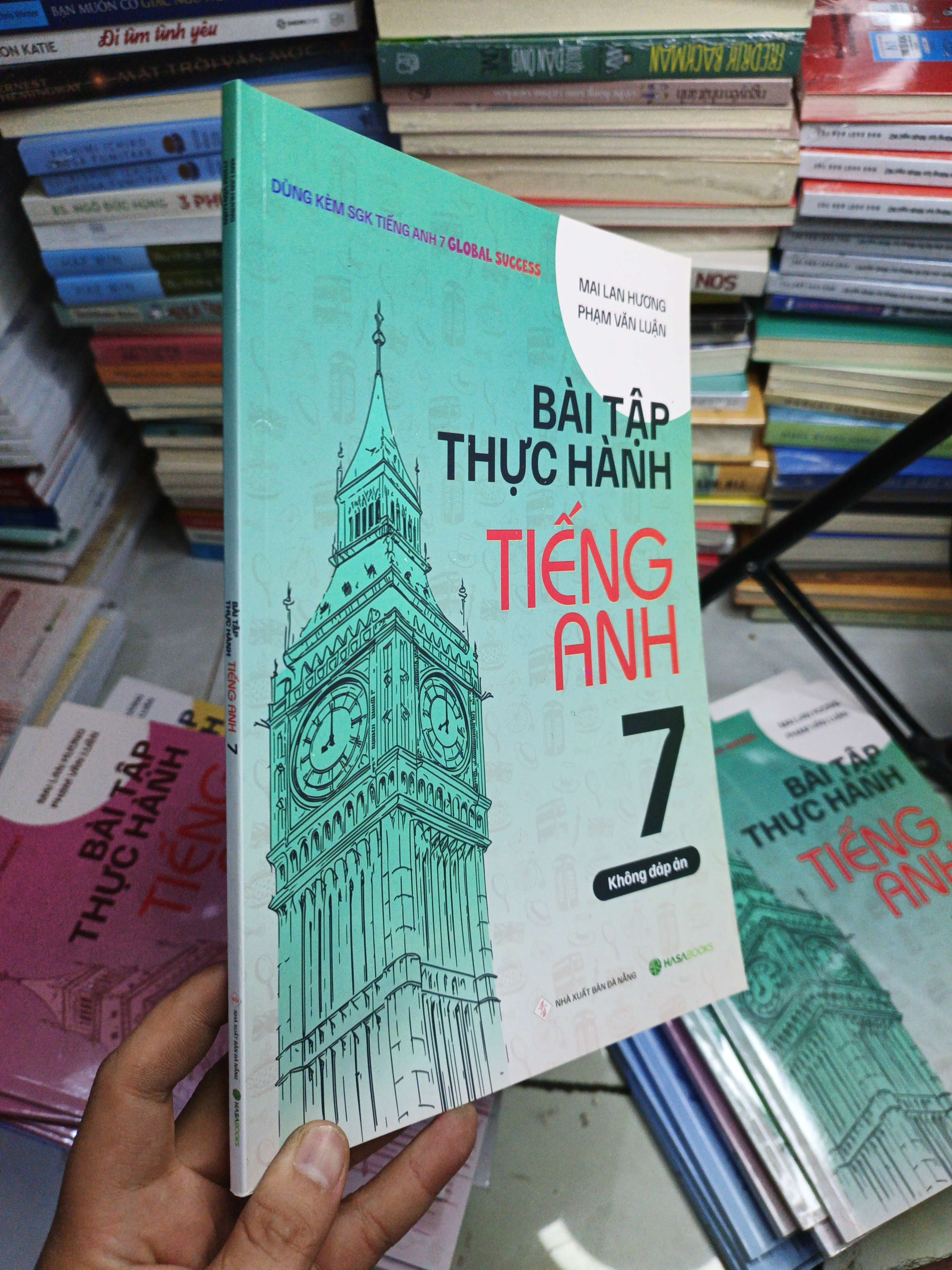 Bài Tập Thực Hành Tiếng Anh 7 Không Đáp Án - Mai Lan Hương, Phạm Văn Luận mới 90% (Sách tự học tiếng Anh) NENA