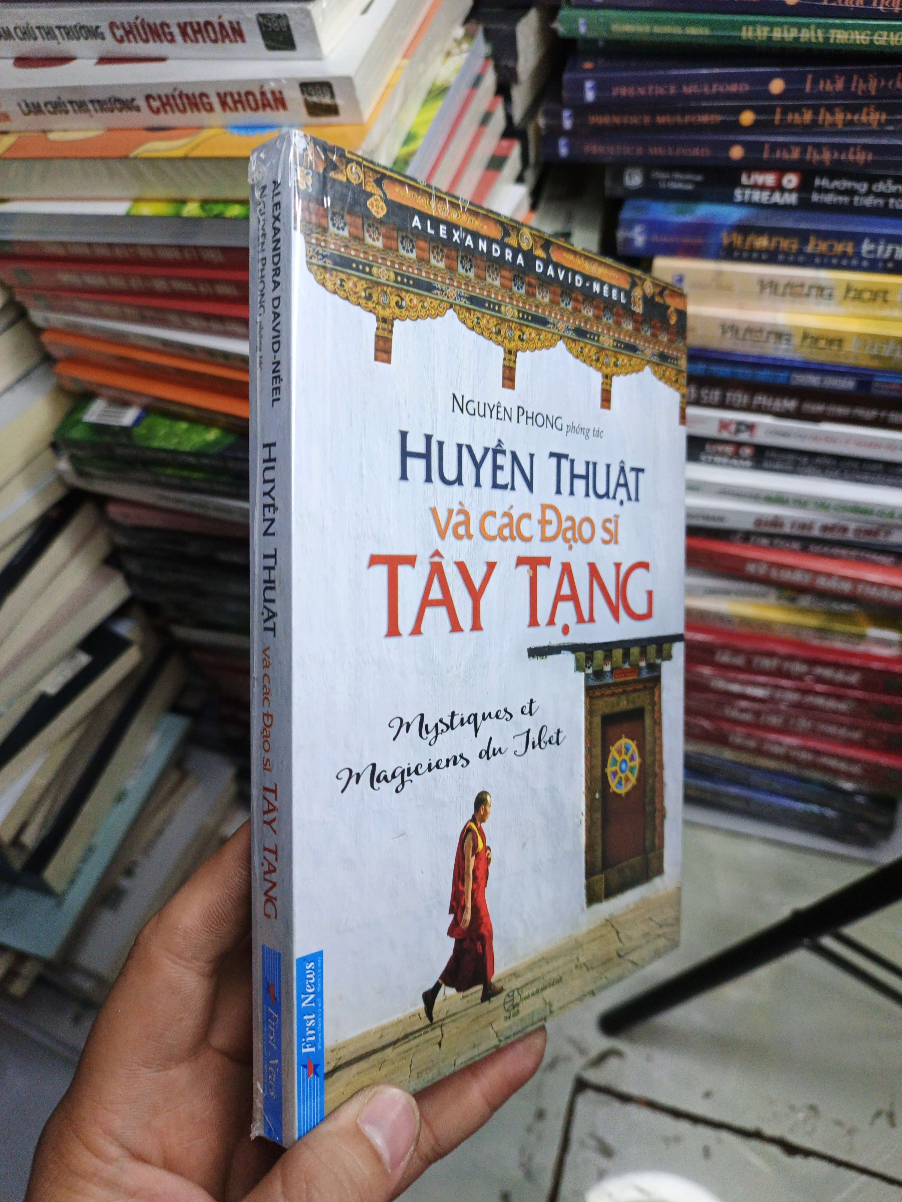 Huyền Thuật Và Các Đạo Sĩ Tây Tạng- Alexandra David-Néel mới 100% (Sách tôn giáo - tâm linh) NENA